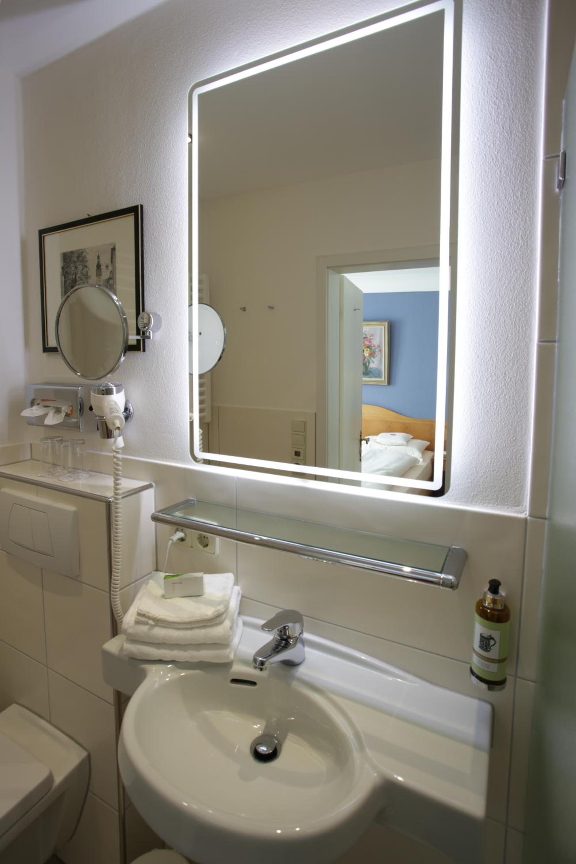 Double Room - Photo 5