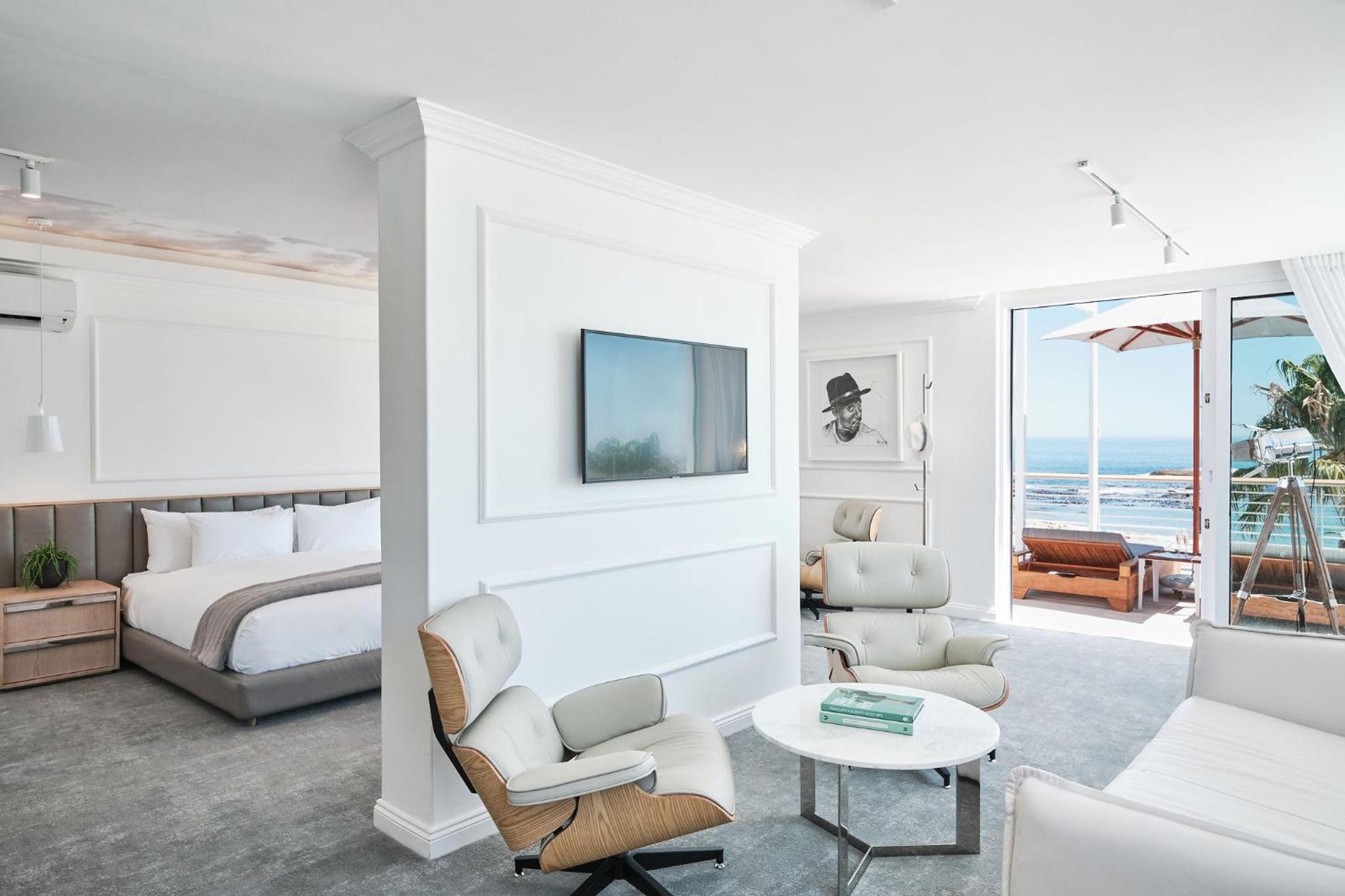 Junior Sea Facing Suite thumbnail 6