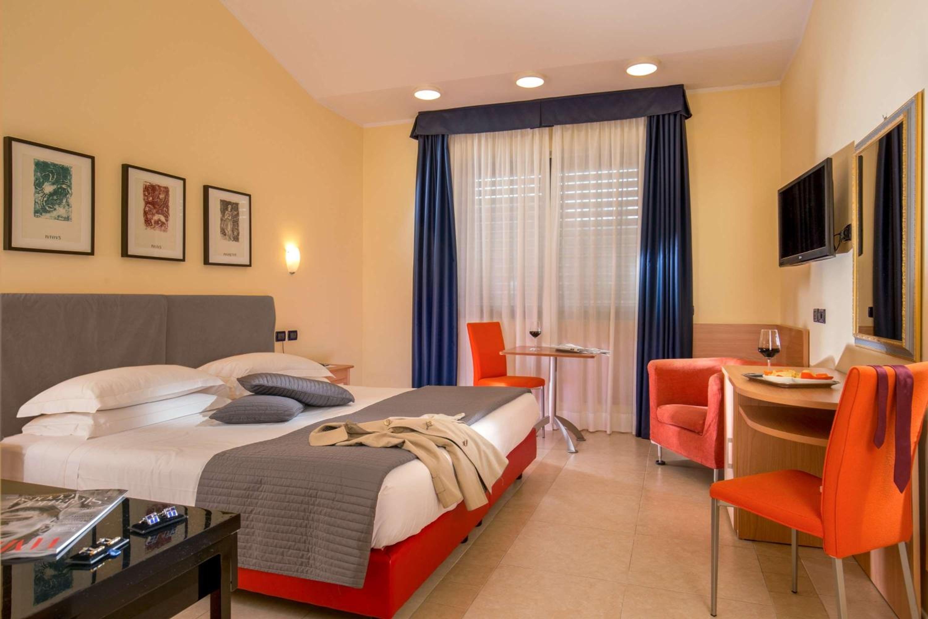 Superior King Room photo 1