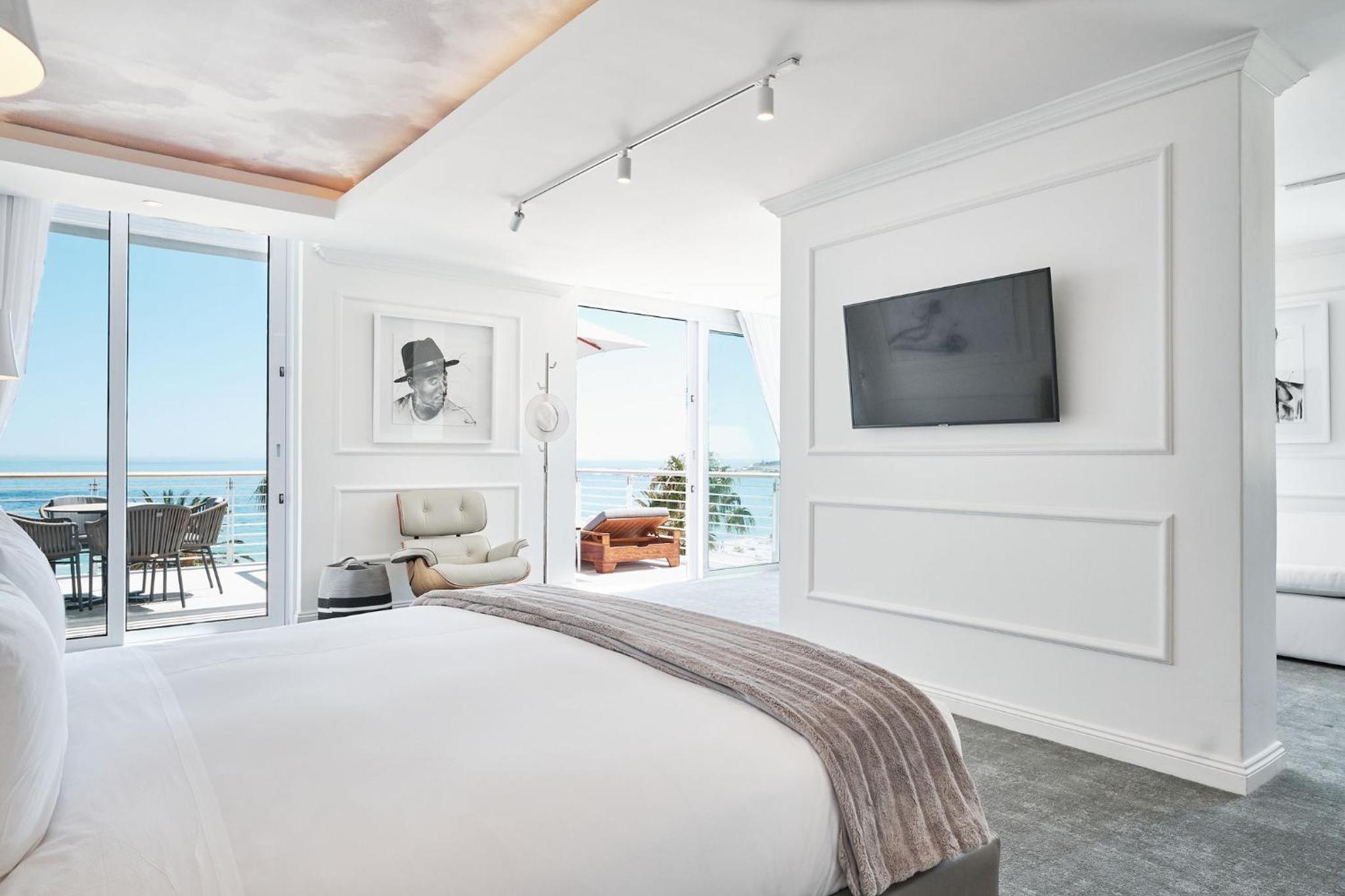 Junior Sea Facing Suite