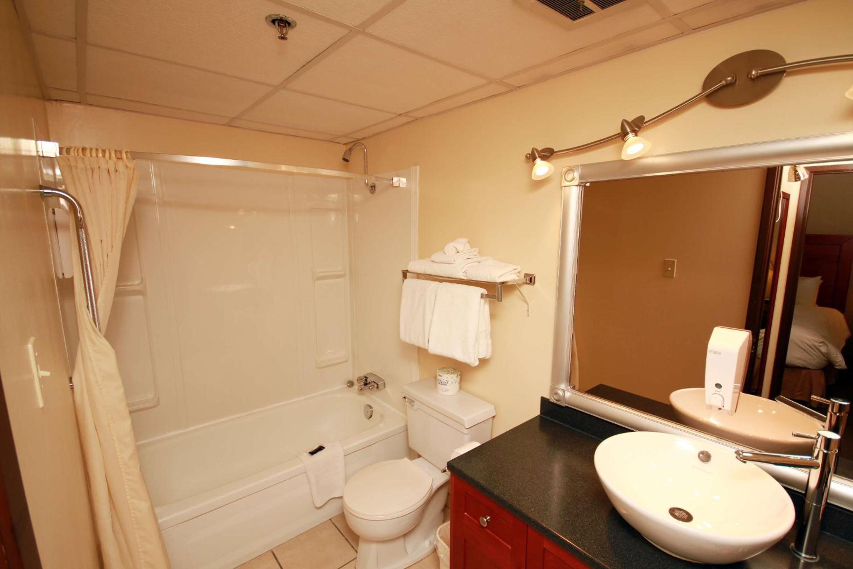 Queen Room - Non-Smoking