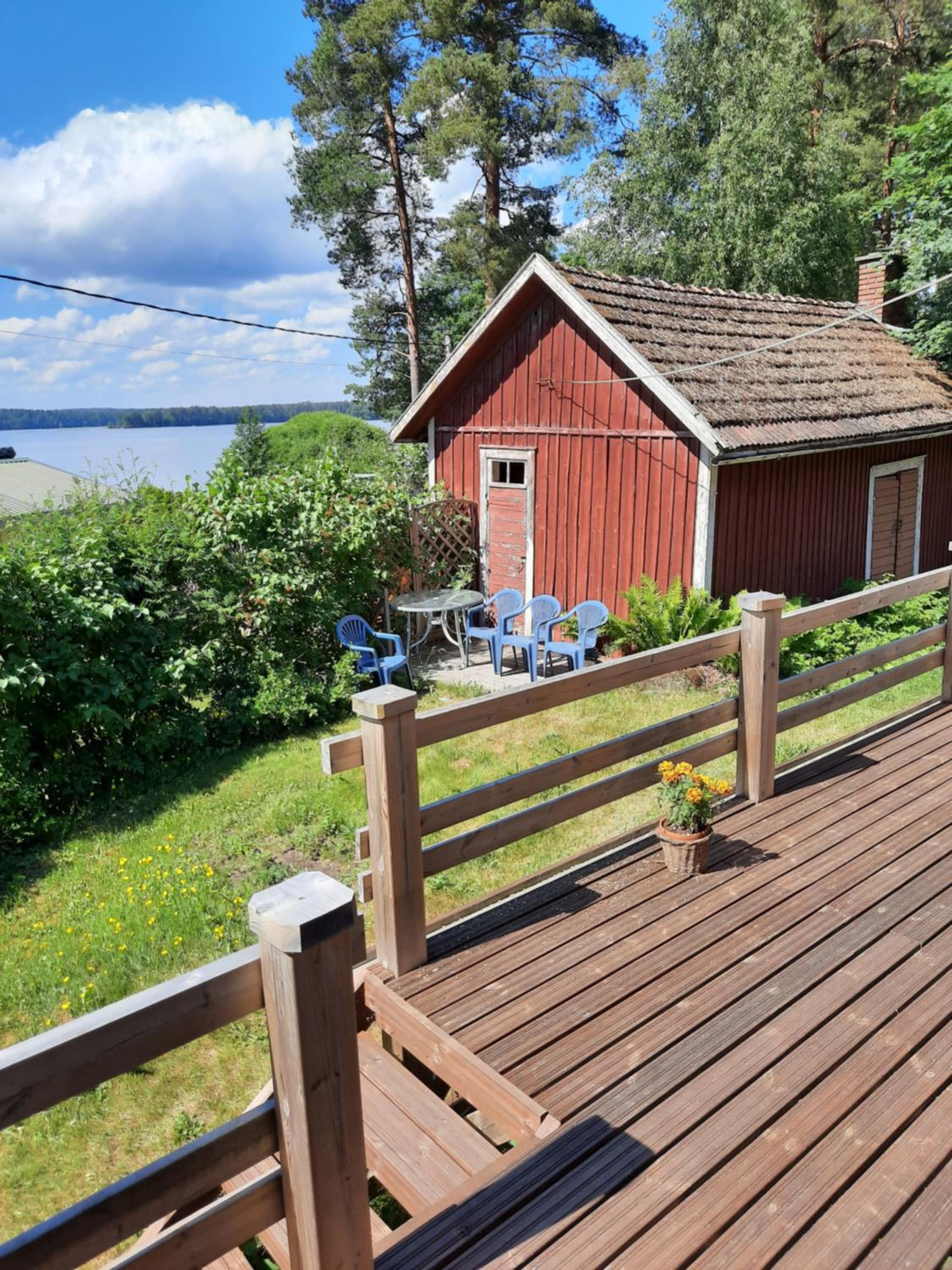 Apartment with Lake View - Photo 5