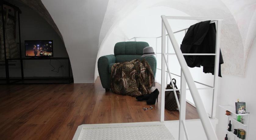 One-Bedroom Apartment photo 3