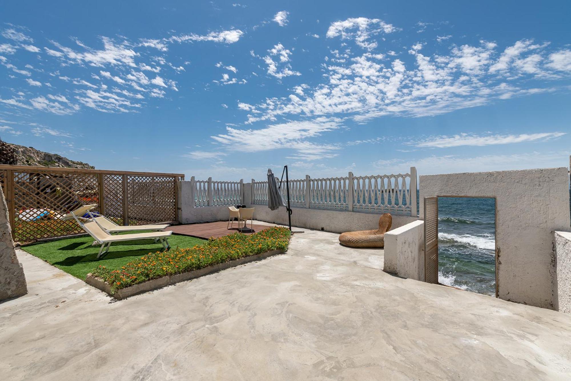 Studio with Sea View - Photo 27