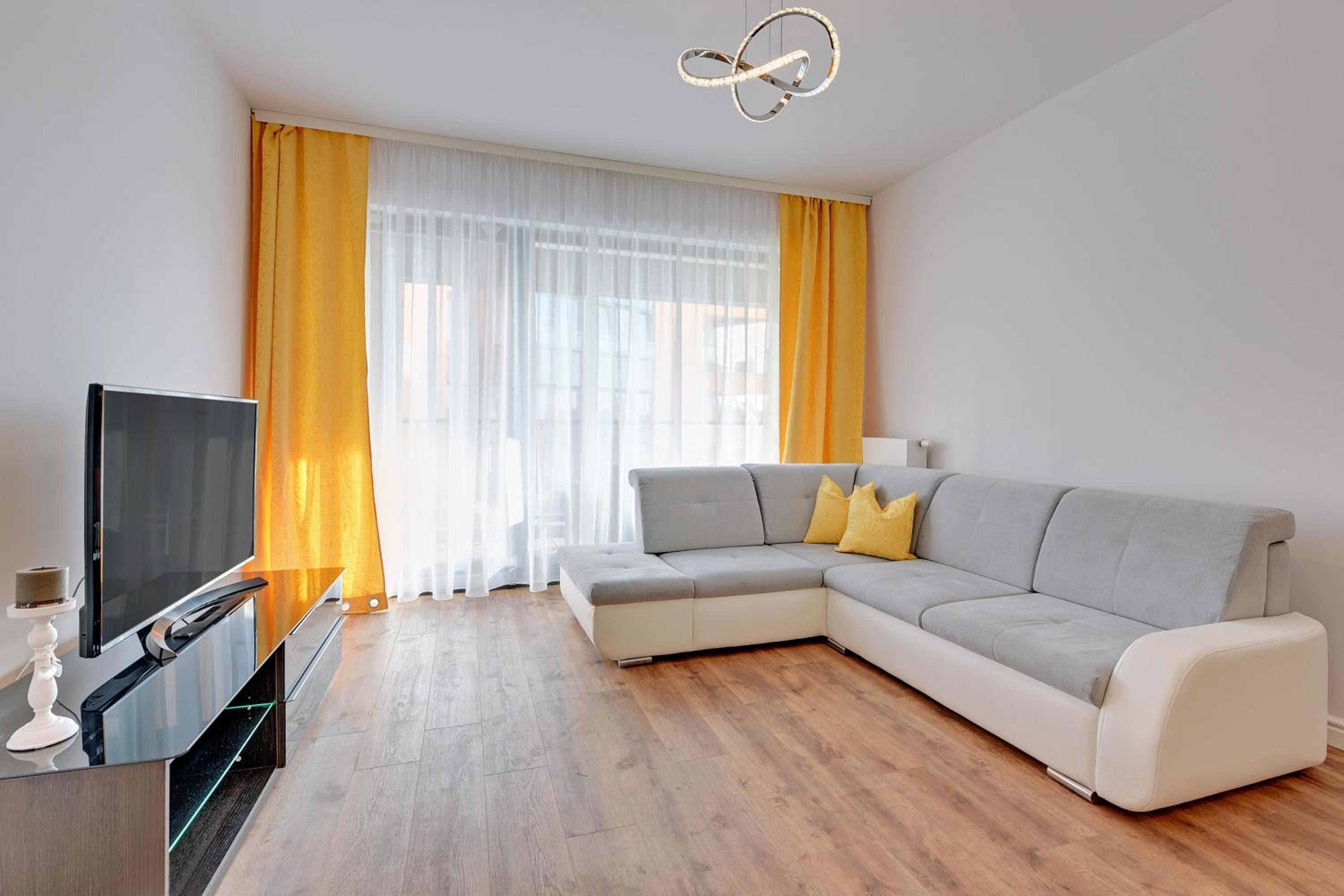 Apartment with Balcony photo 1