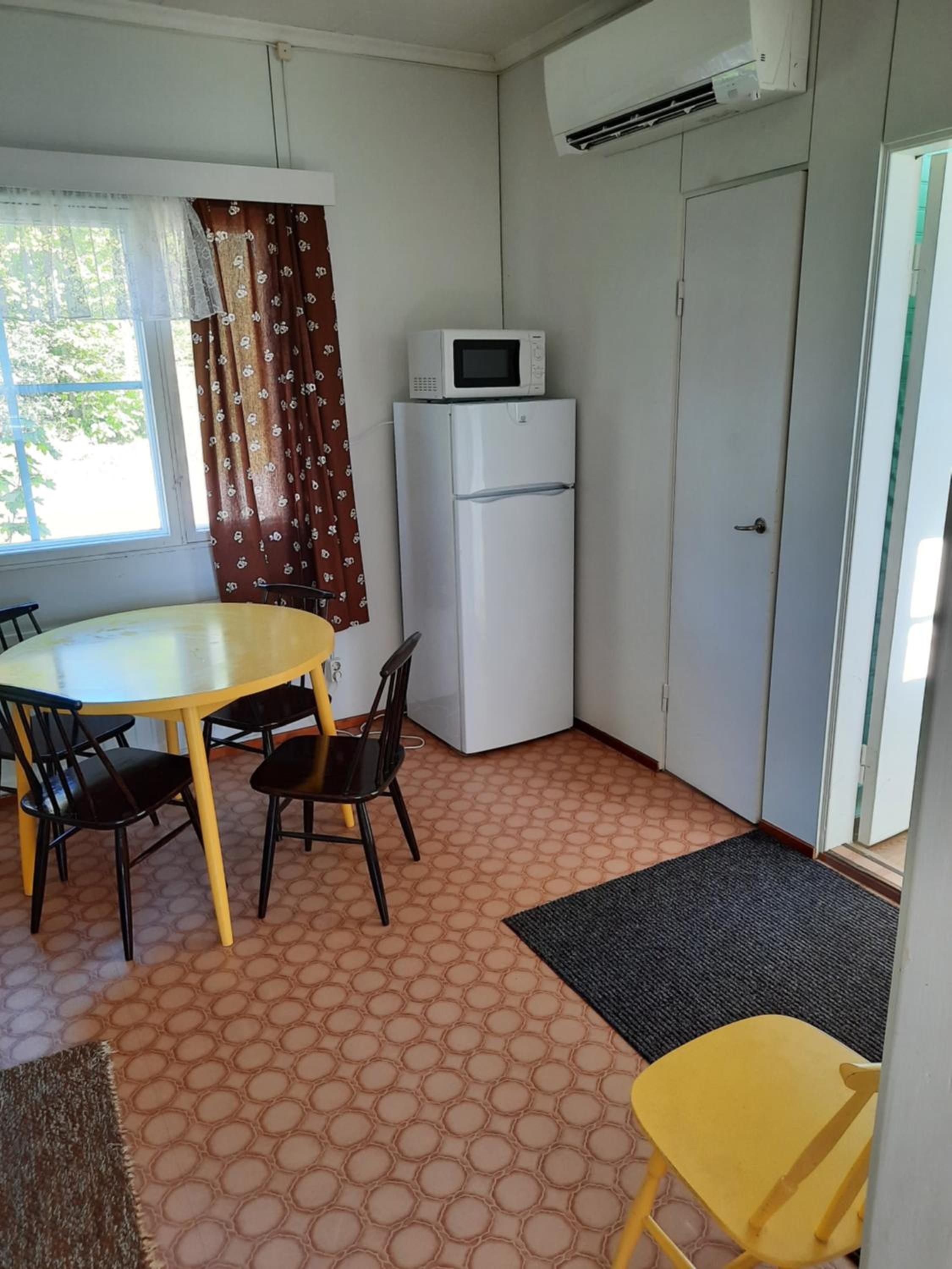 Apartment with Lake View - Photo 24