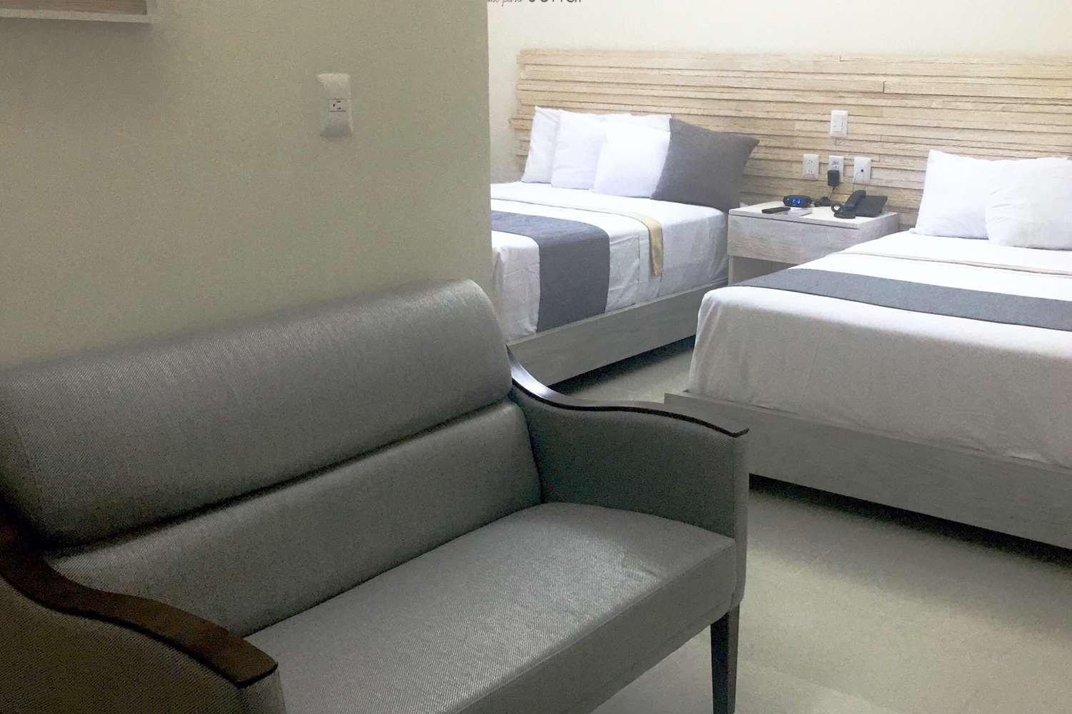 Double Room with Double Bed - Non-Smoking - Photo 21