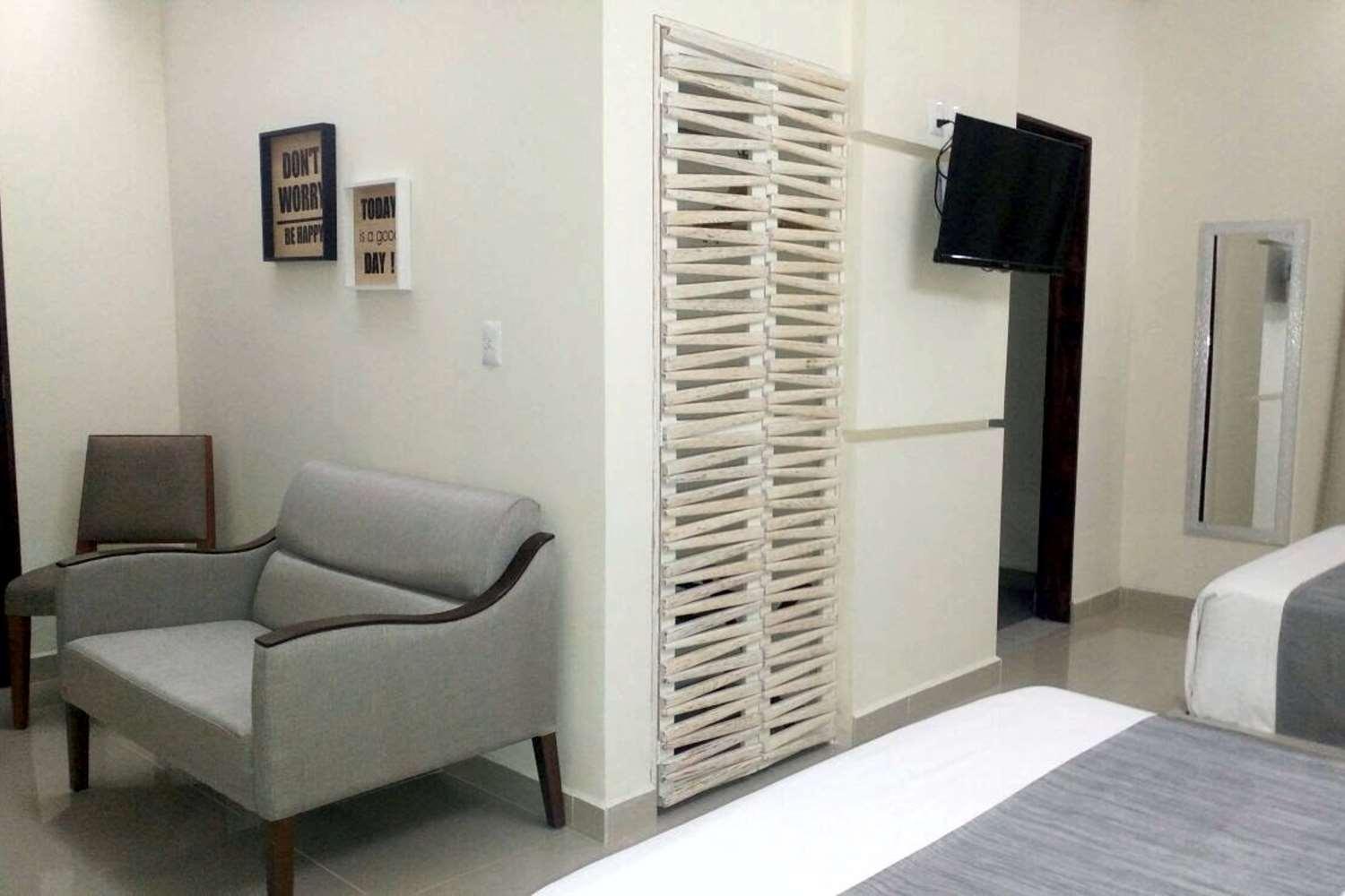 Double Room with Double Bed - Non-Smoking - Photo 19