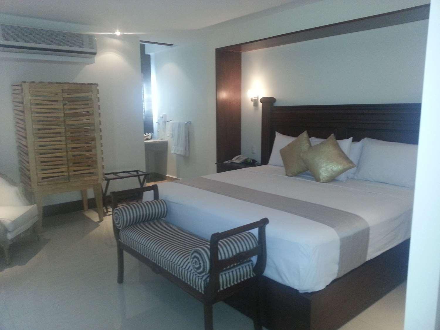Double Room with Double Bed - Non-Smoking - Photo 10