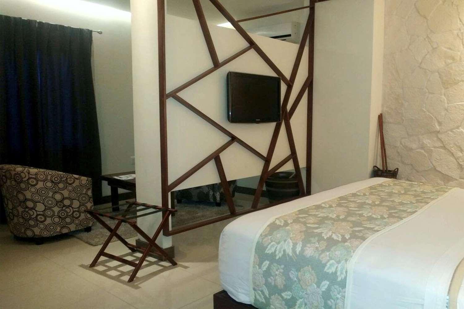 Double Room with Double Bed - Non-Smoking - Photo 15