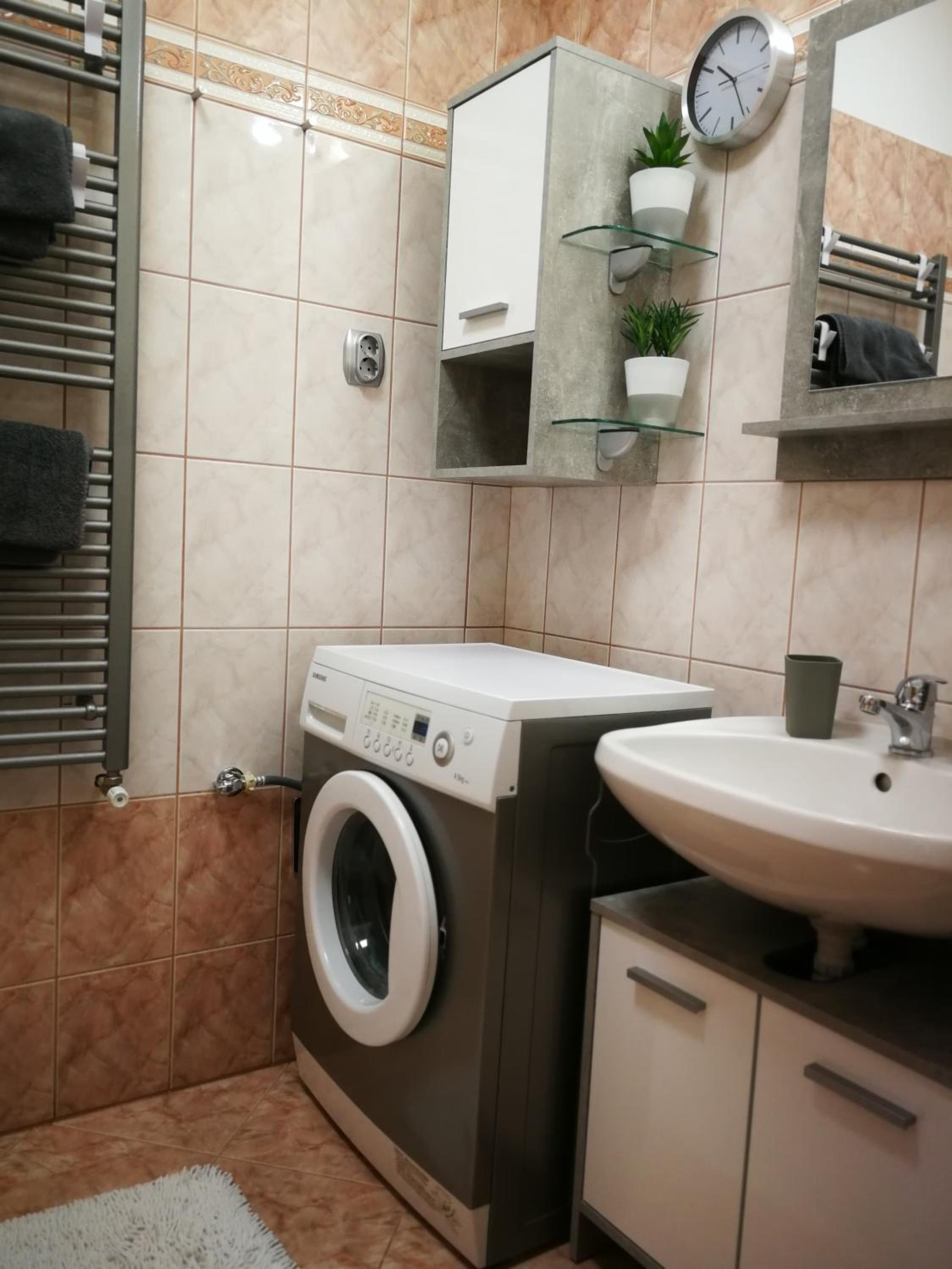 Two-Bedroom Apartment - Photo 15
