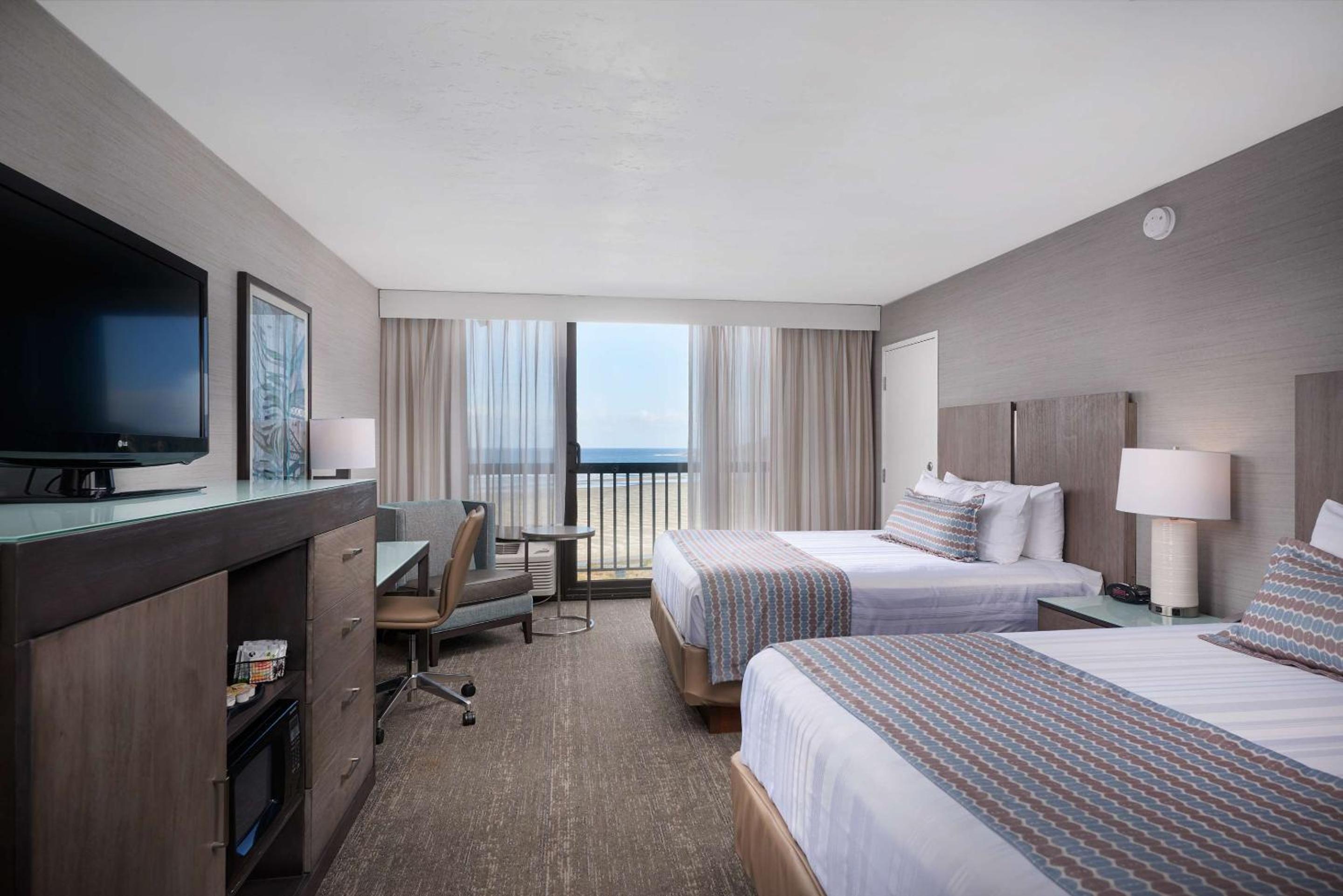 Queen Room with Two Queen Beds with Ocean View photo 1