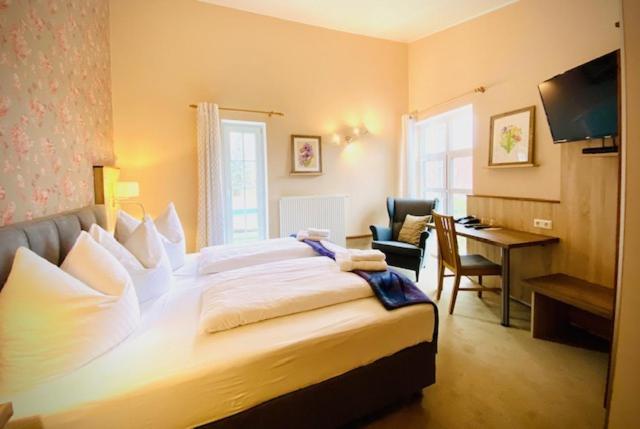 Double Room - Photo 3