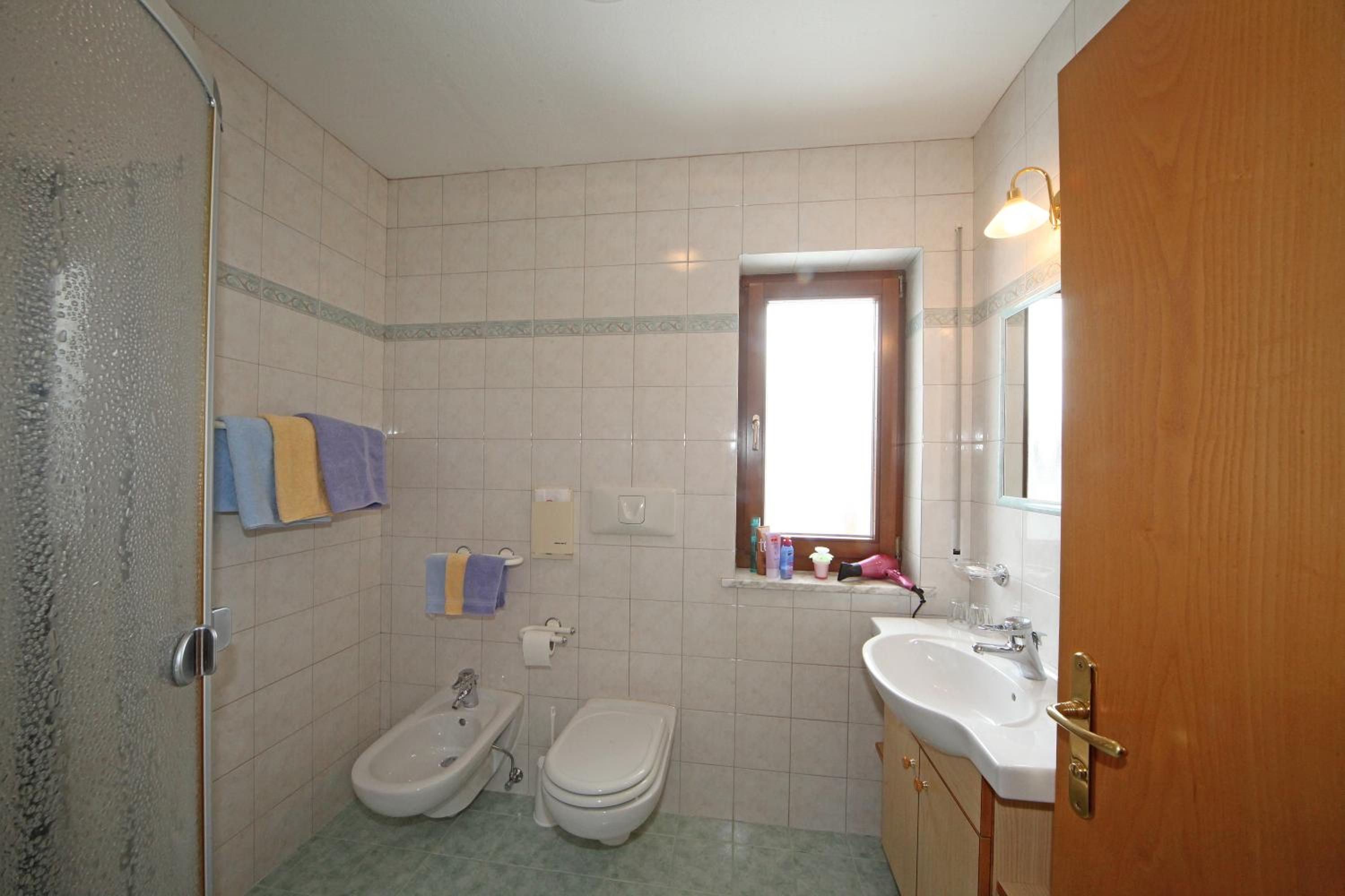 One-Bedroom Apartment (C) - Photo 2