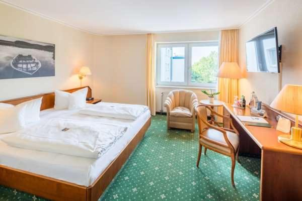 Standard Double Room with Double Bed photo 2