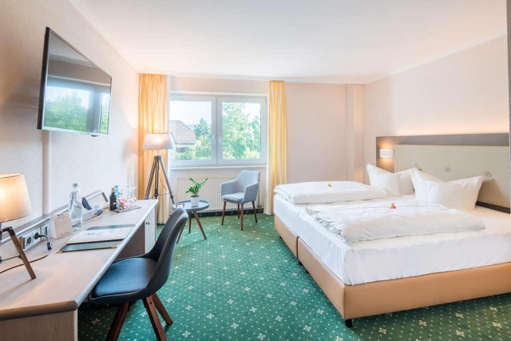 Standard Double Room with Double Bed photo 3