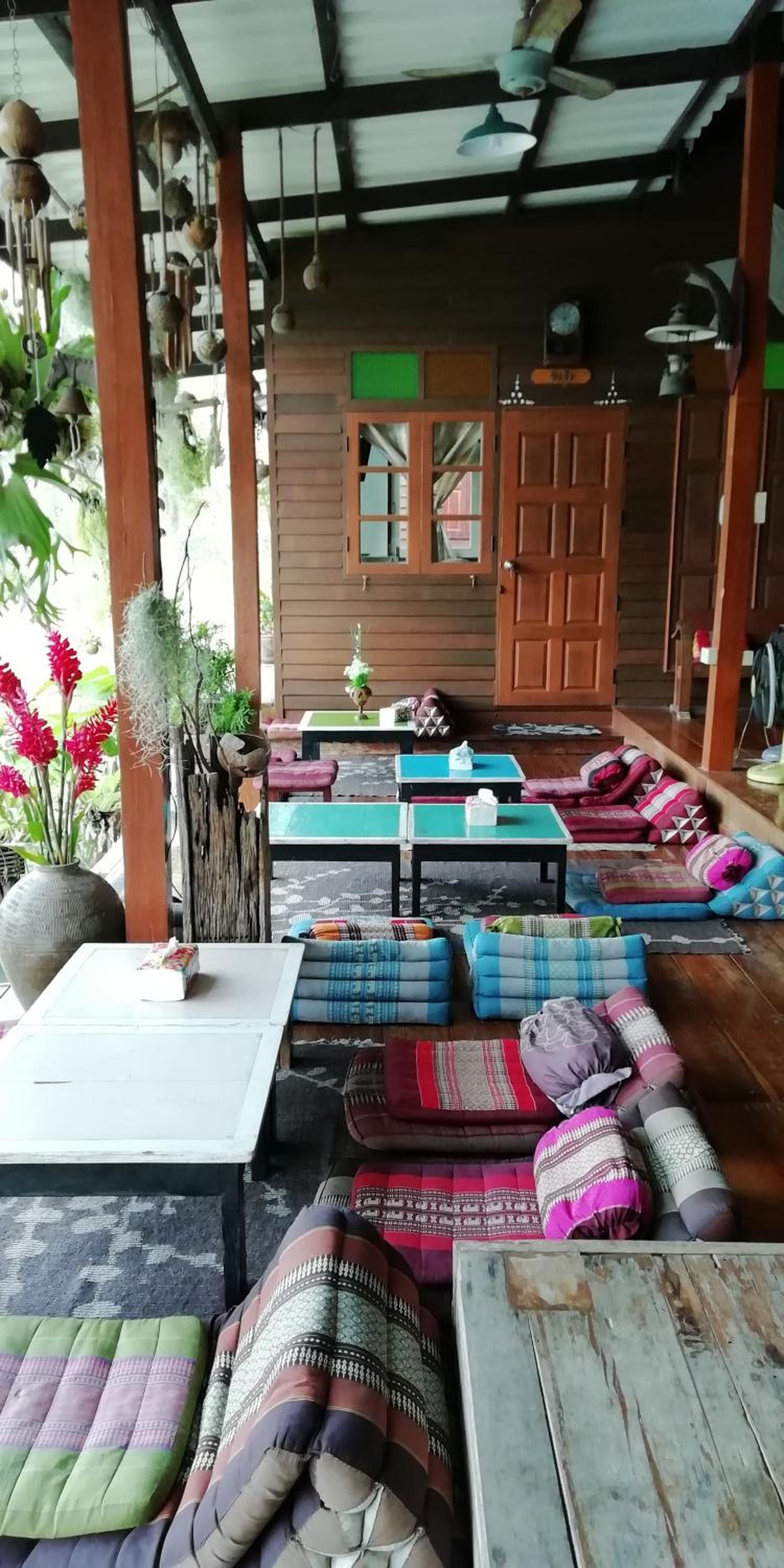 Queen Room with Balcony - Photo 12