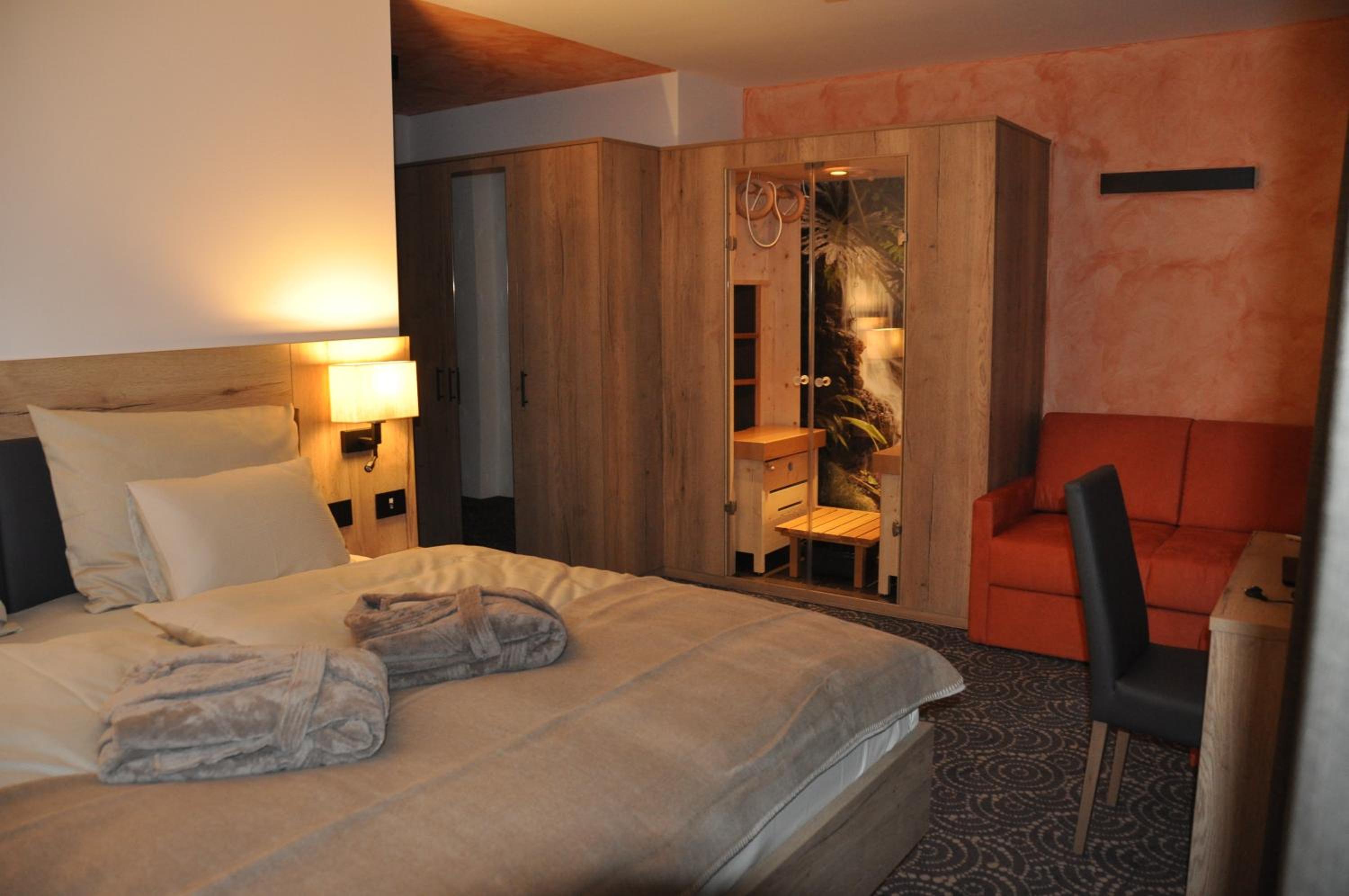 Suite with Infrared Cabin - Photo 1