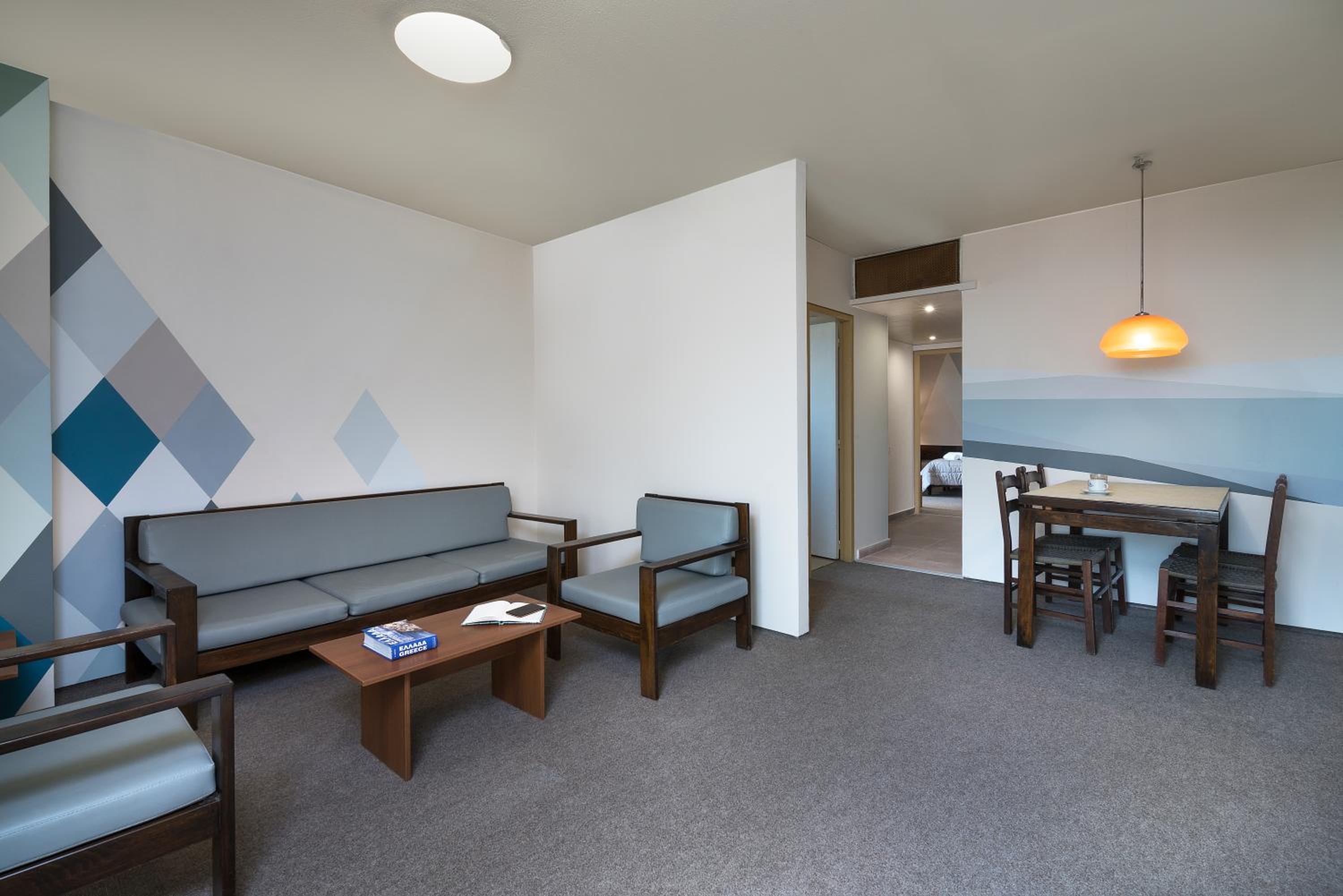 Standard One-Bedroom Apartment with Side Sea View photo 3