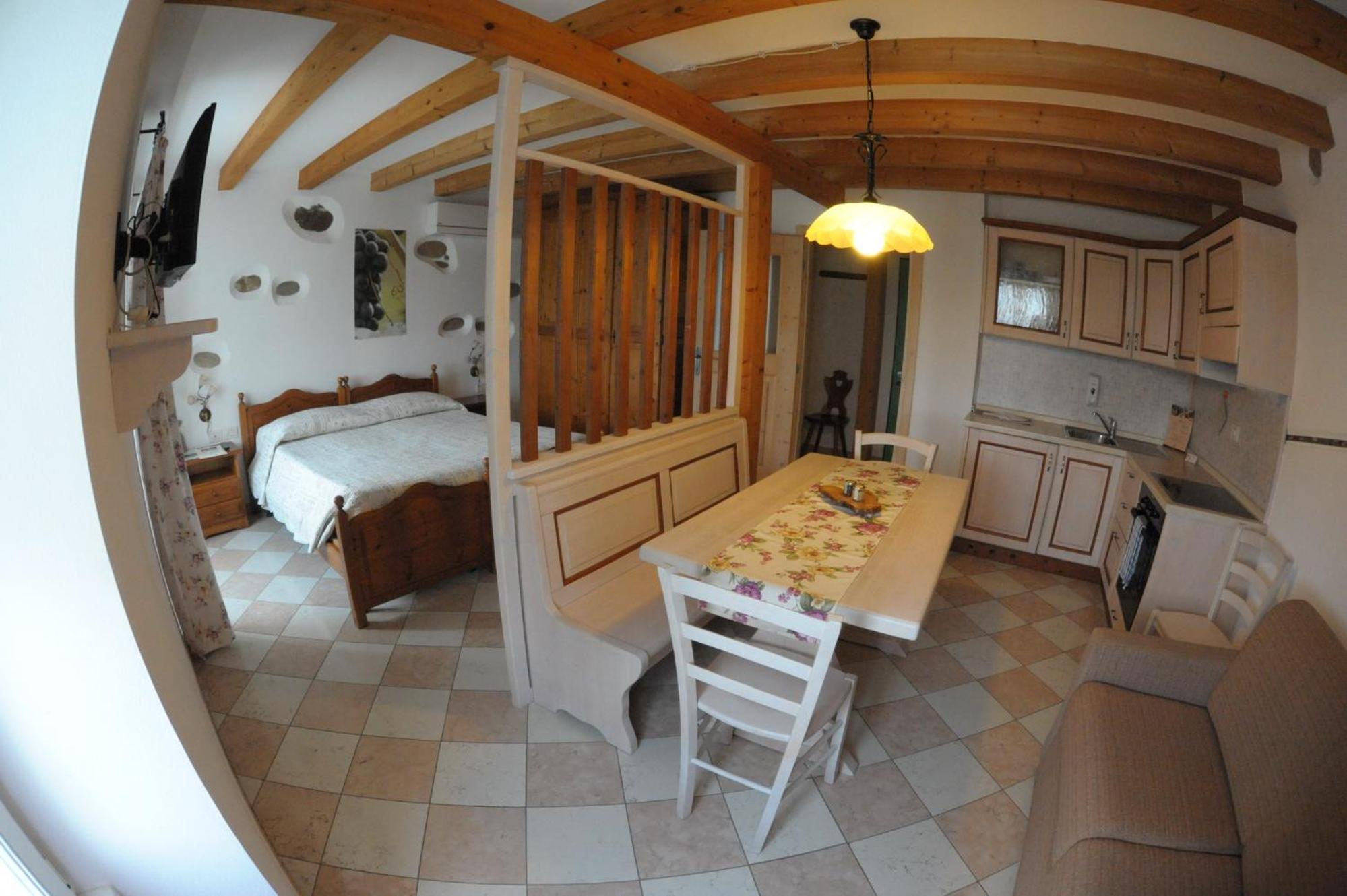 Studio (2 Adults) - Photo 3