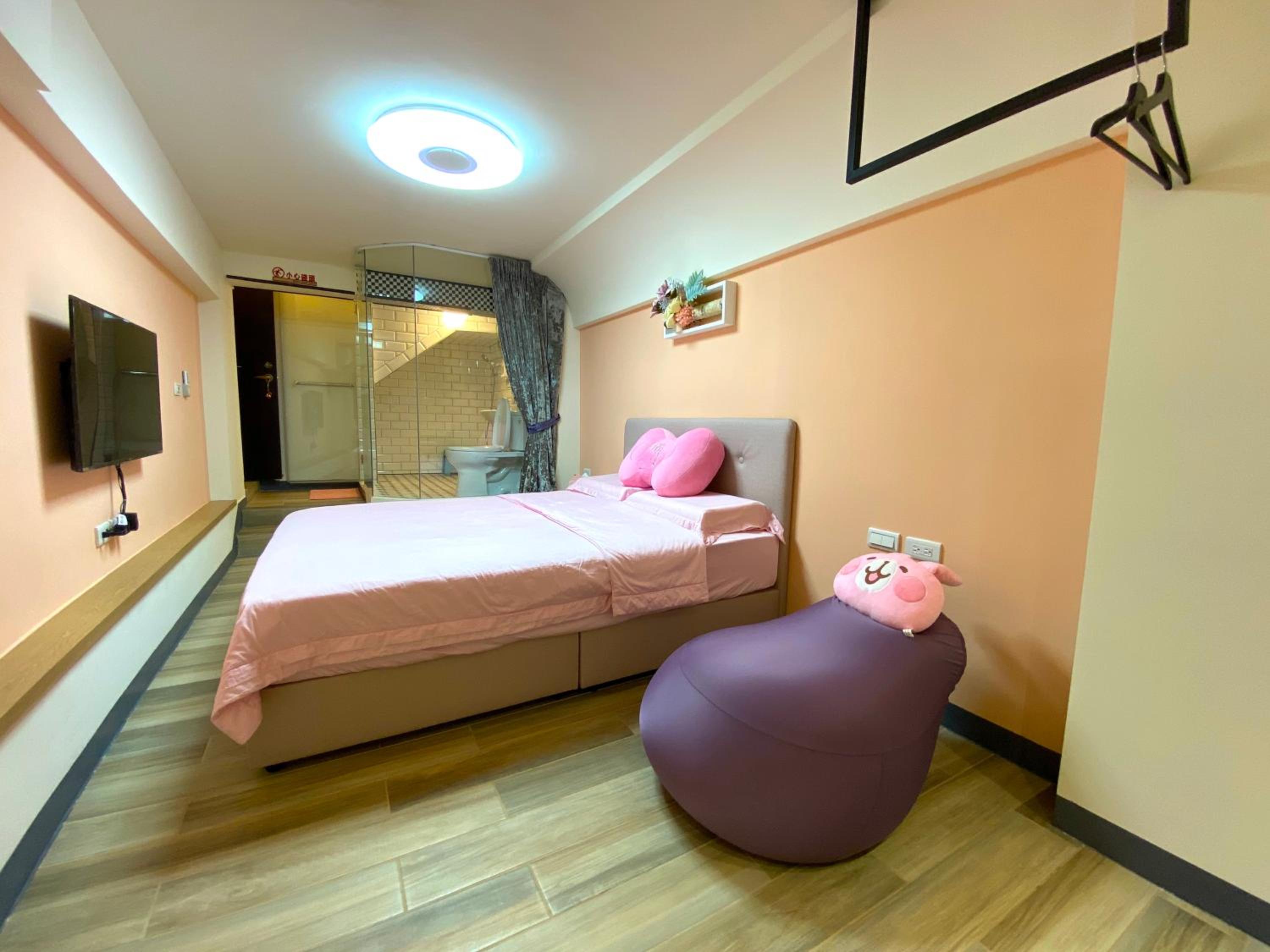 Small Double Room - Photo 1