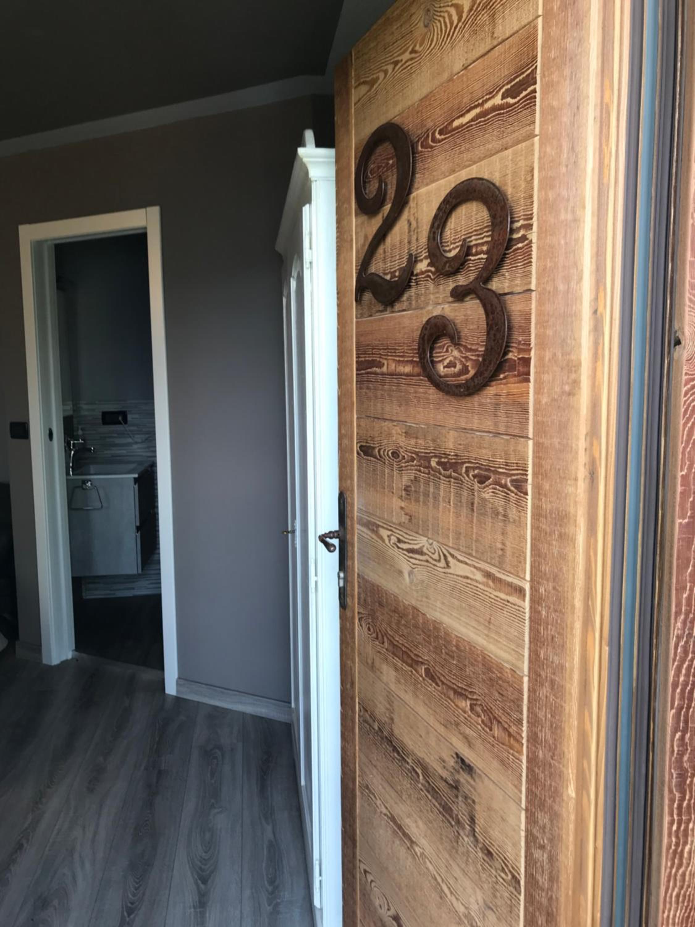 Double Room - Photo 17