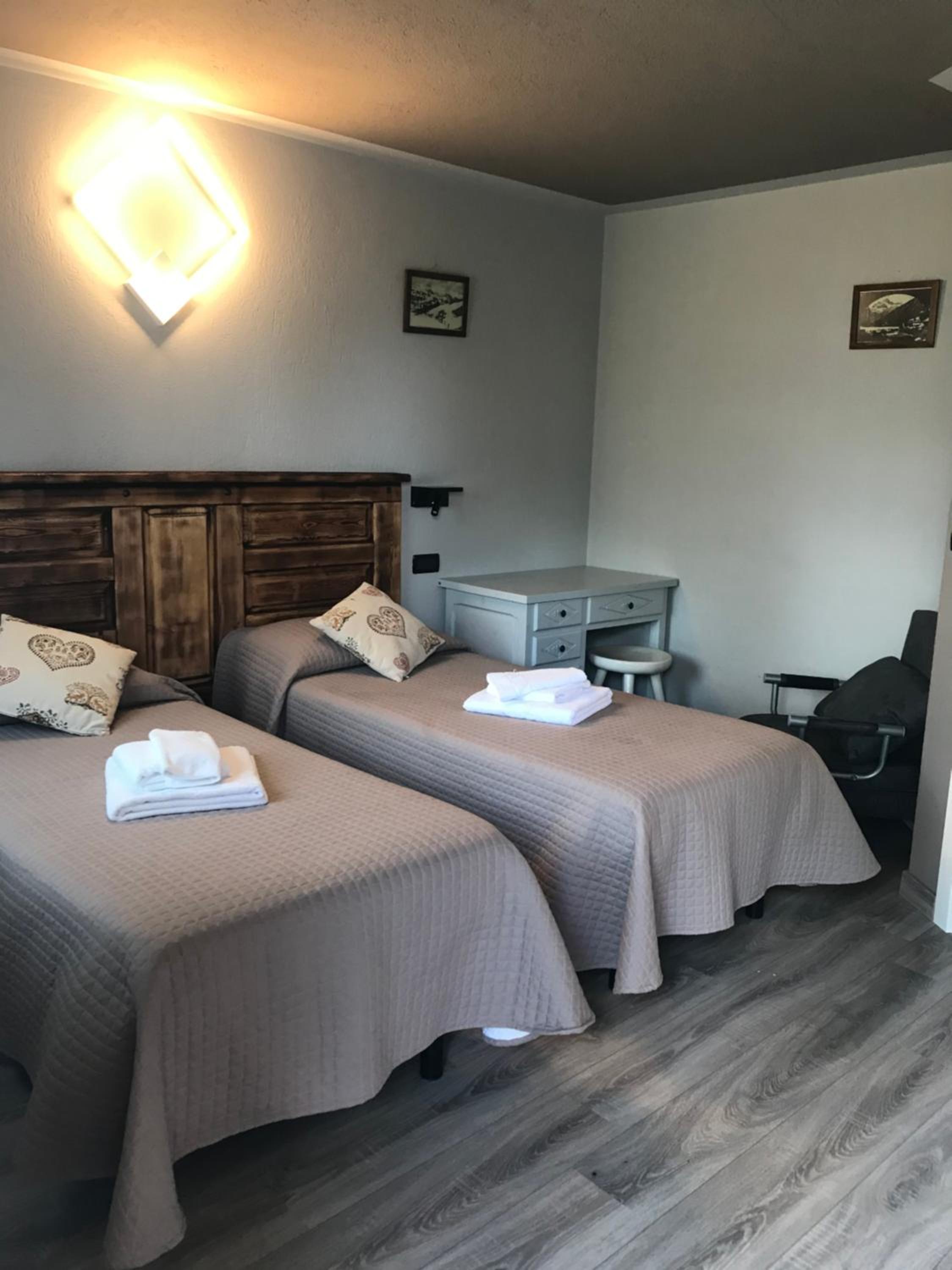 Double Room - Photo 16