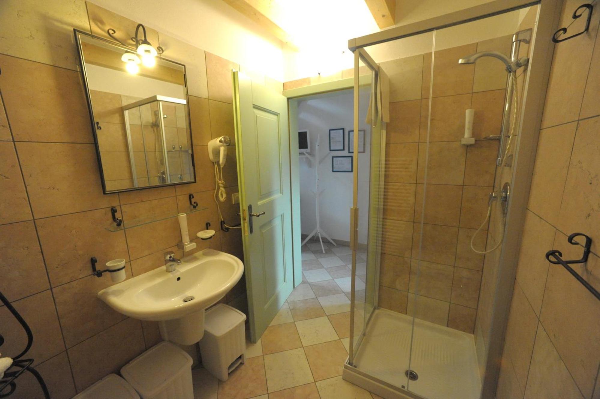 Standard Studio (4 Adults) - Photo 10