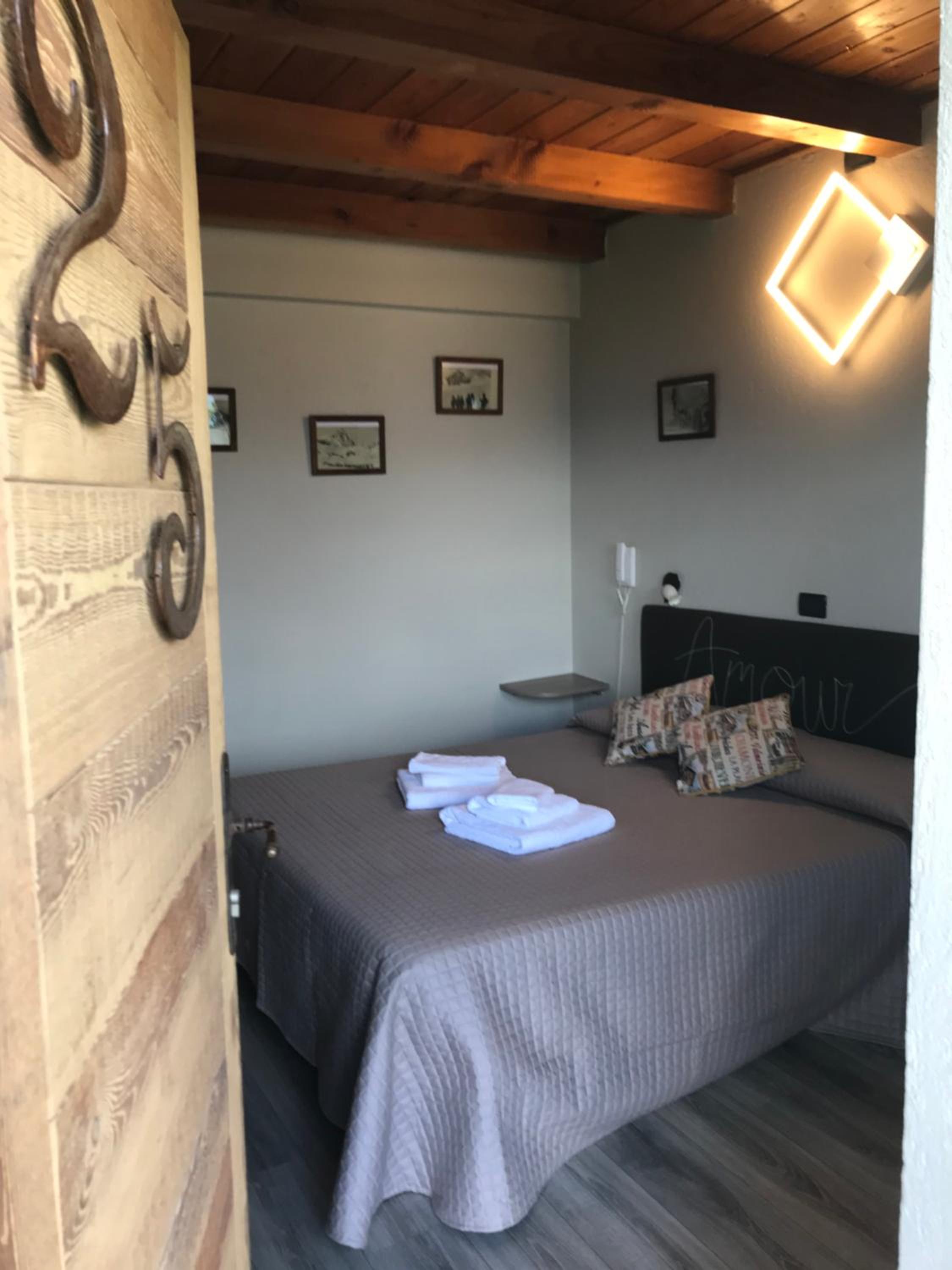 Double Room - Photo 14