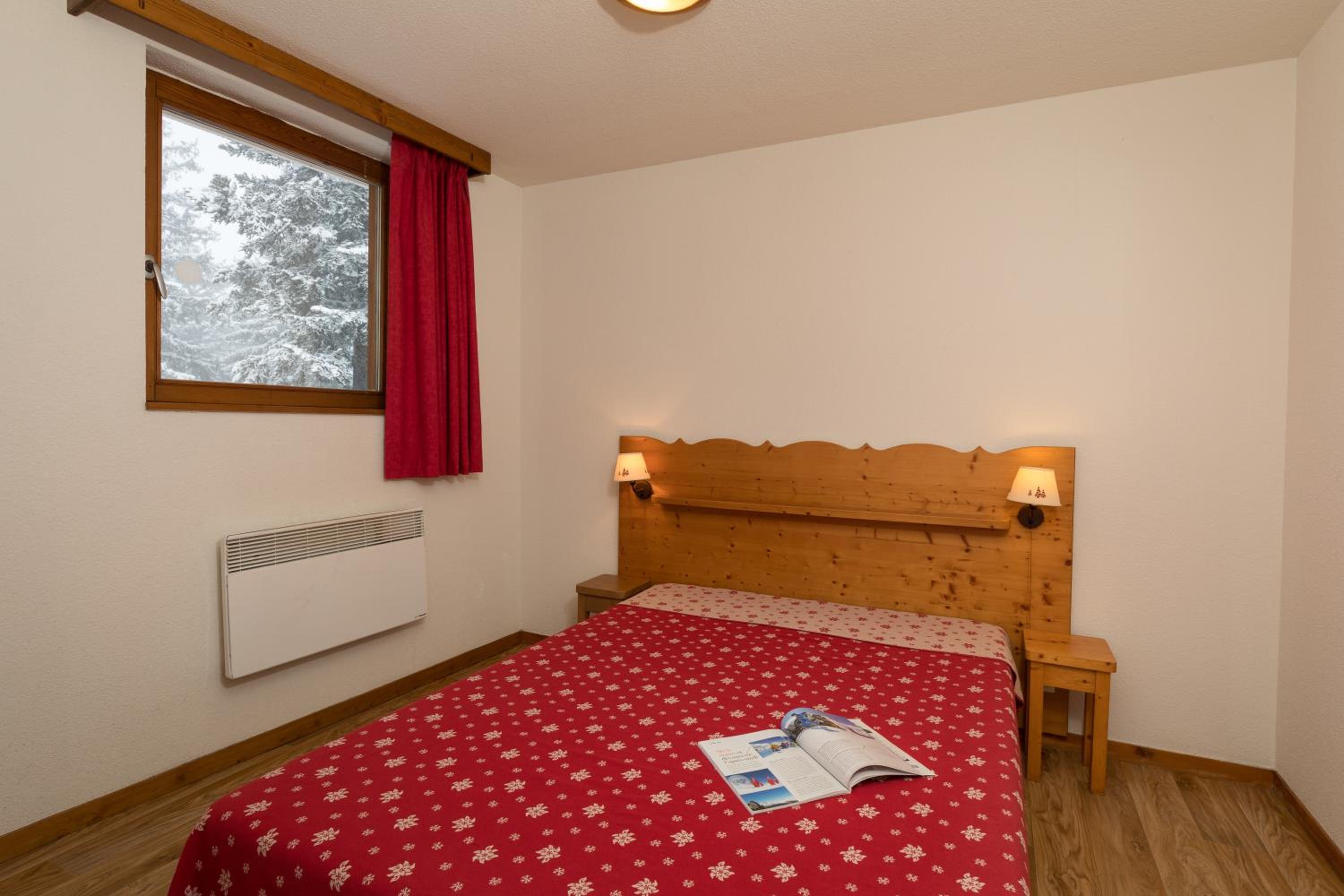 One-Bedroom Apartment (6 Adults) with Mountain View photo 3