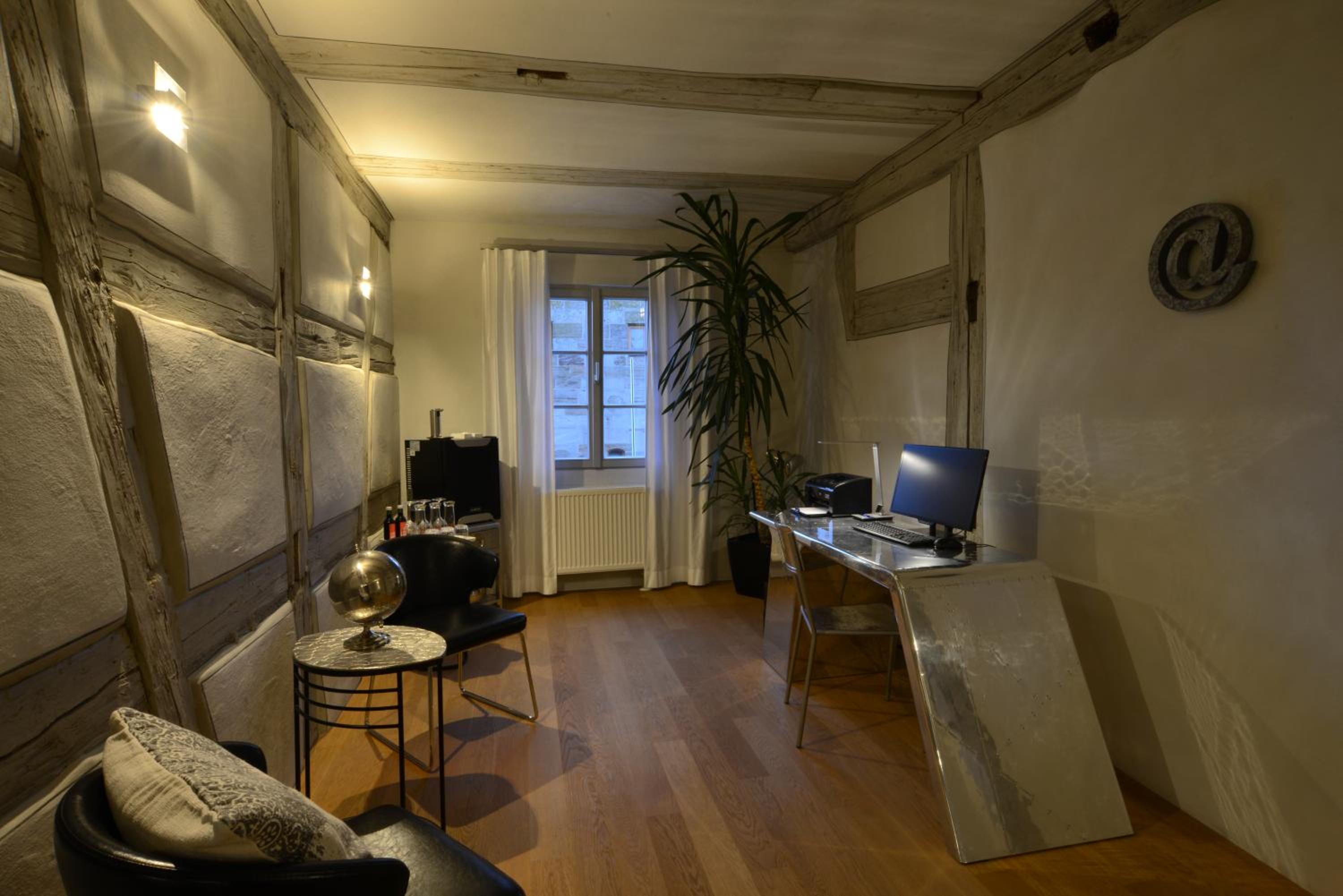 Double Room - Photo 8