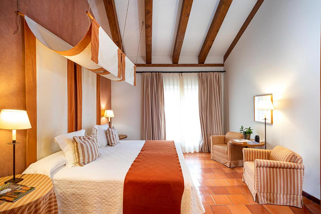 Double Room - Photo 7