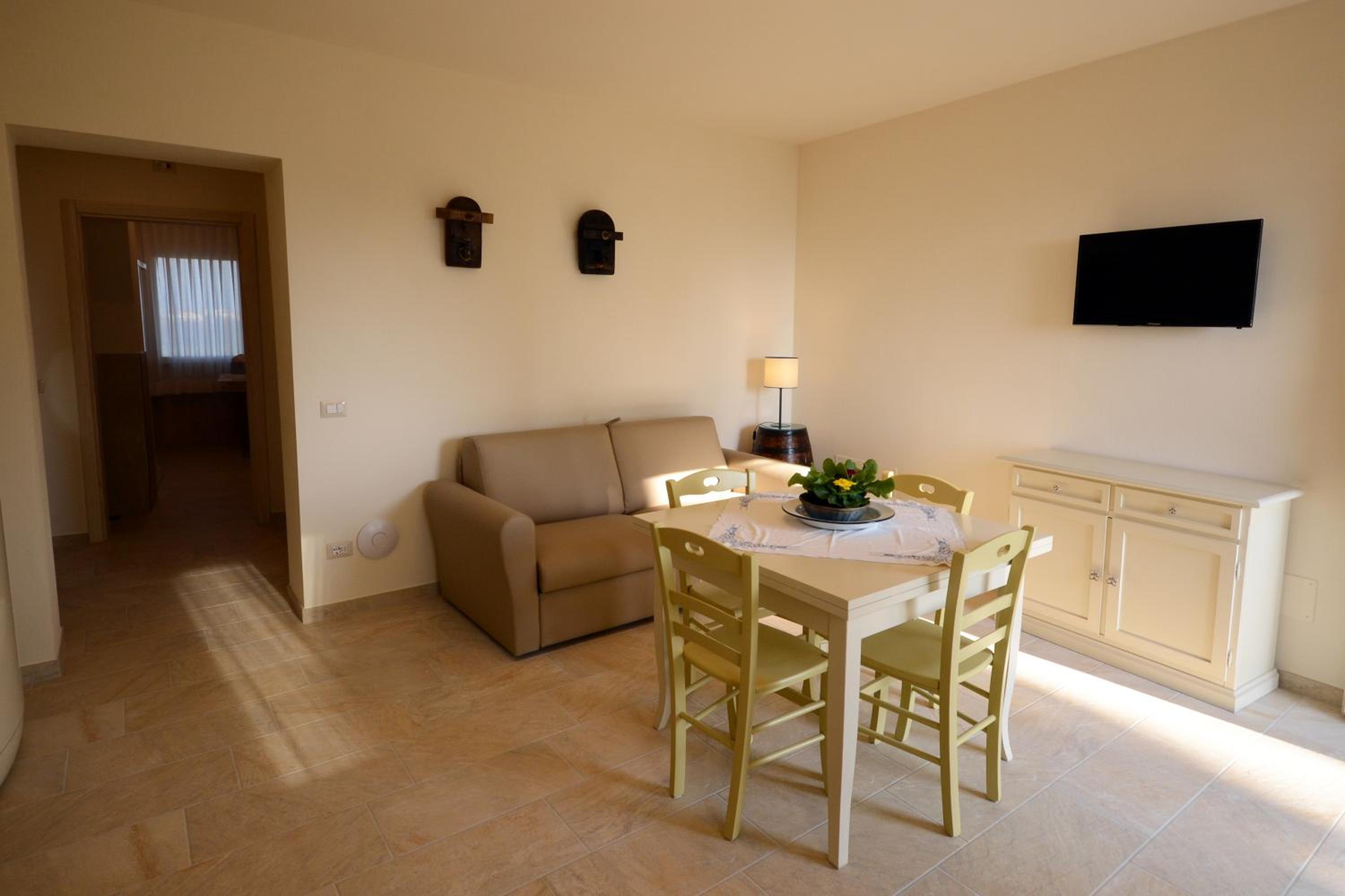 Apartment with Garden View