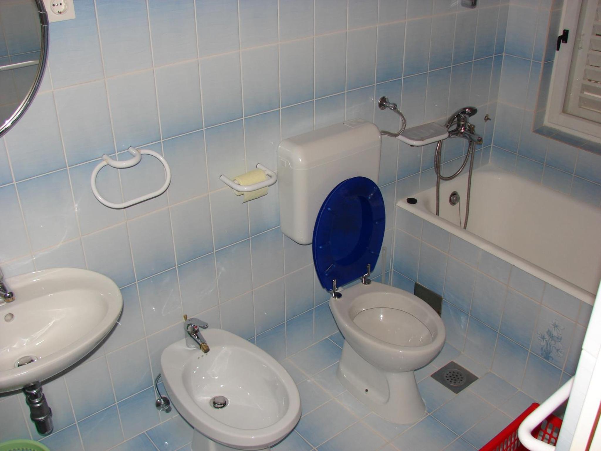Two-Bedroom Apartment with Balcony and Sea View photo 3