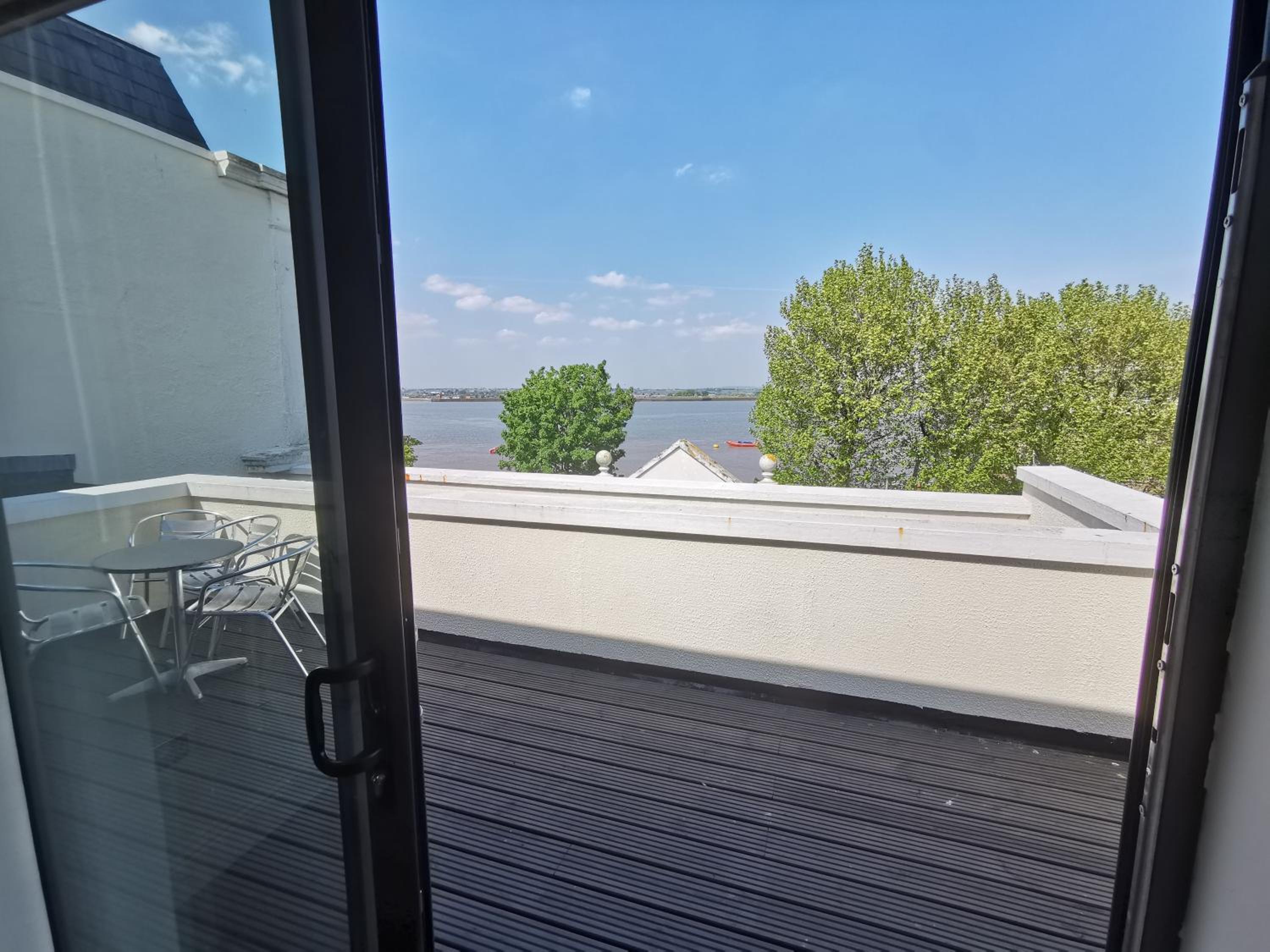 Apartment With Terrace photo 3