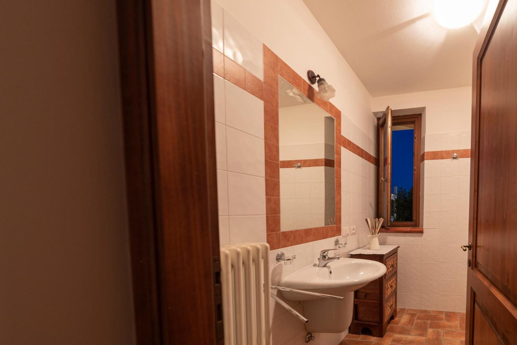 Two-Bedroom Apartment - Photo 2