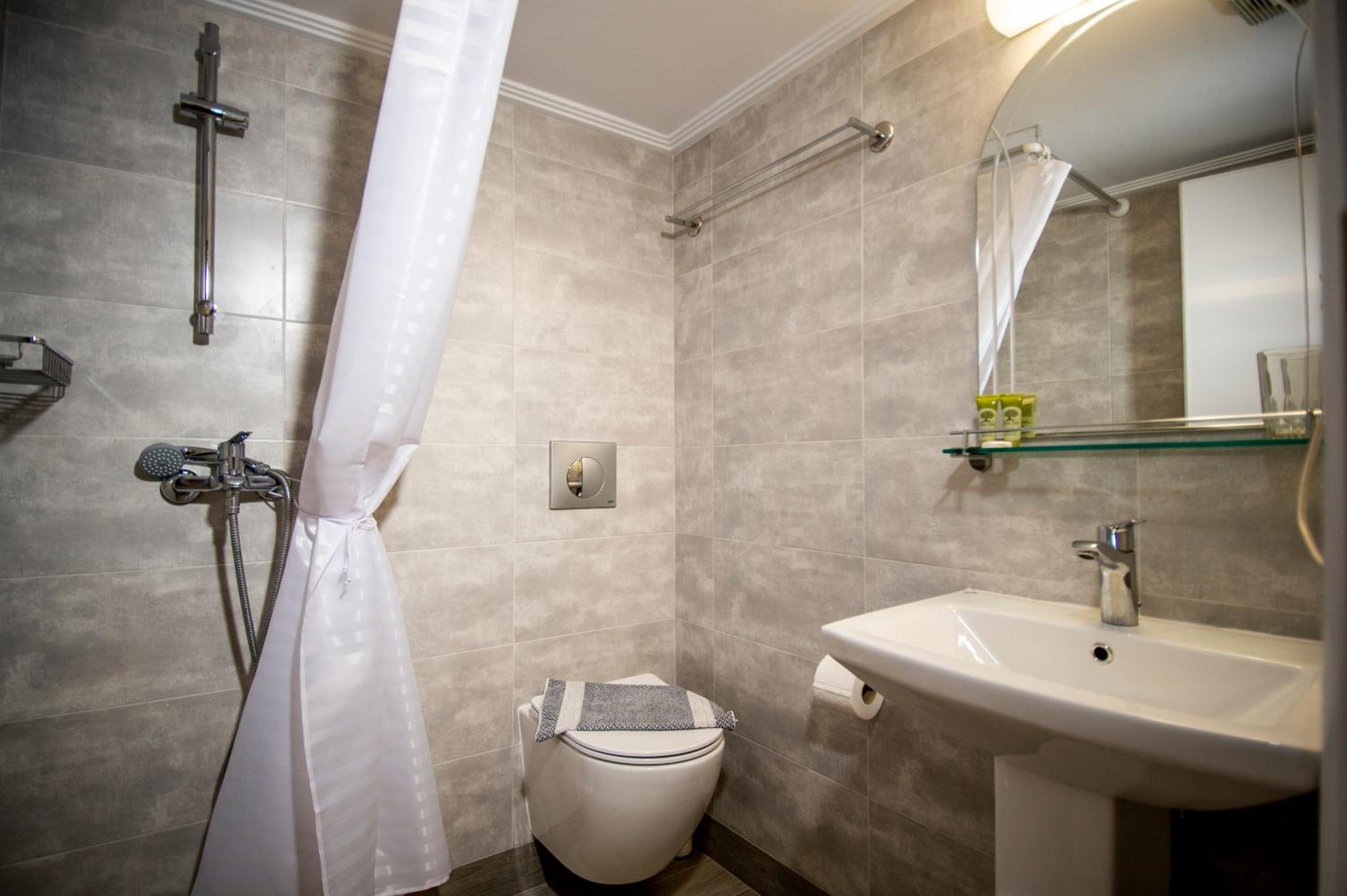 Studio (2 Adults) - Photo 19