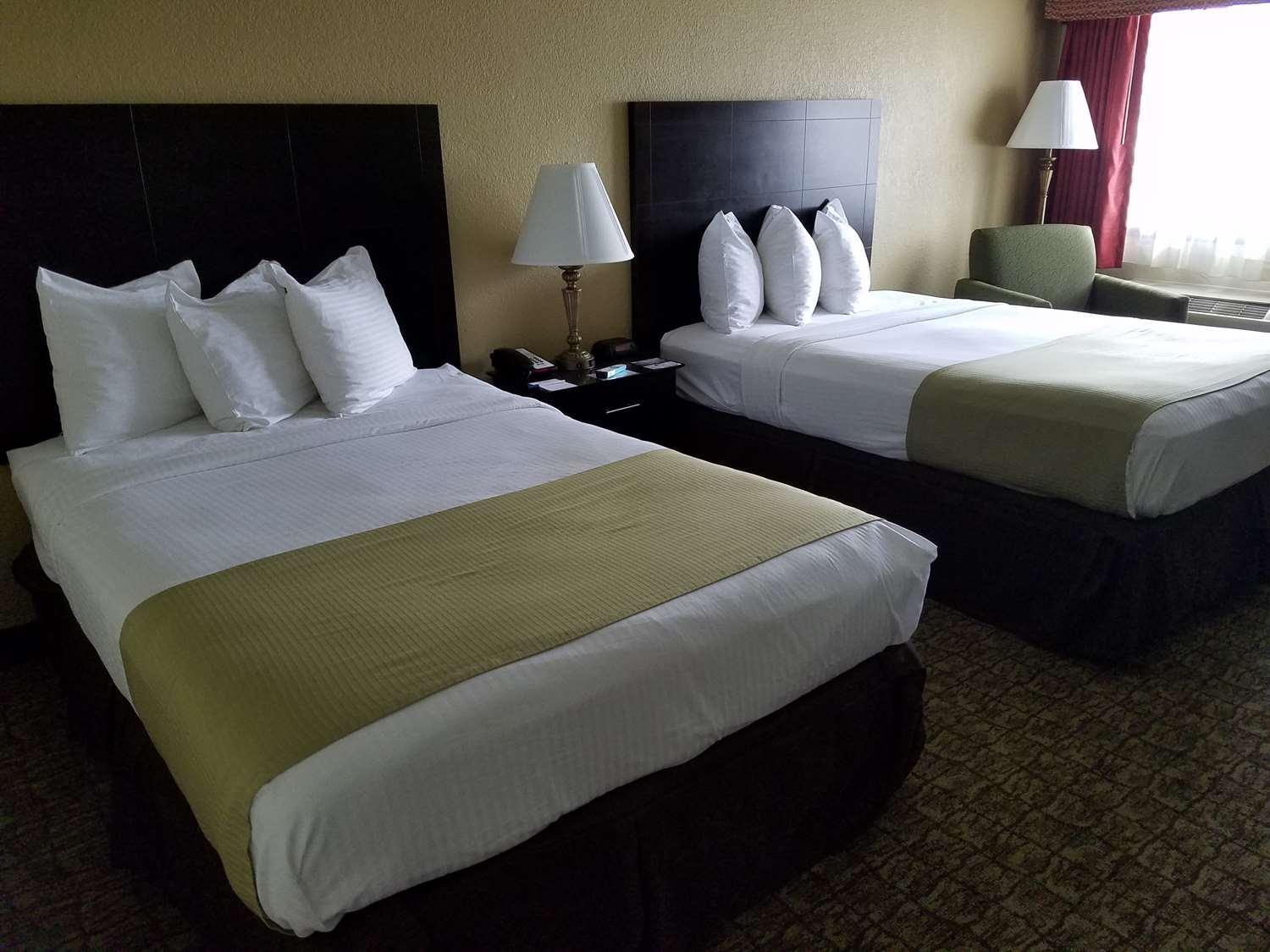 Double Room with Two Double Beds - Disability Access - Non-Smoking photo 3
