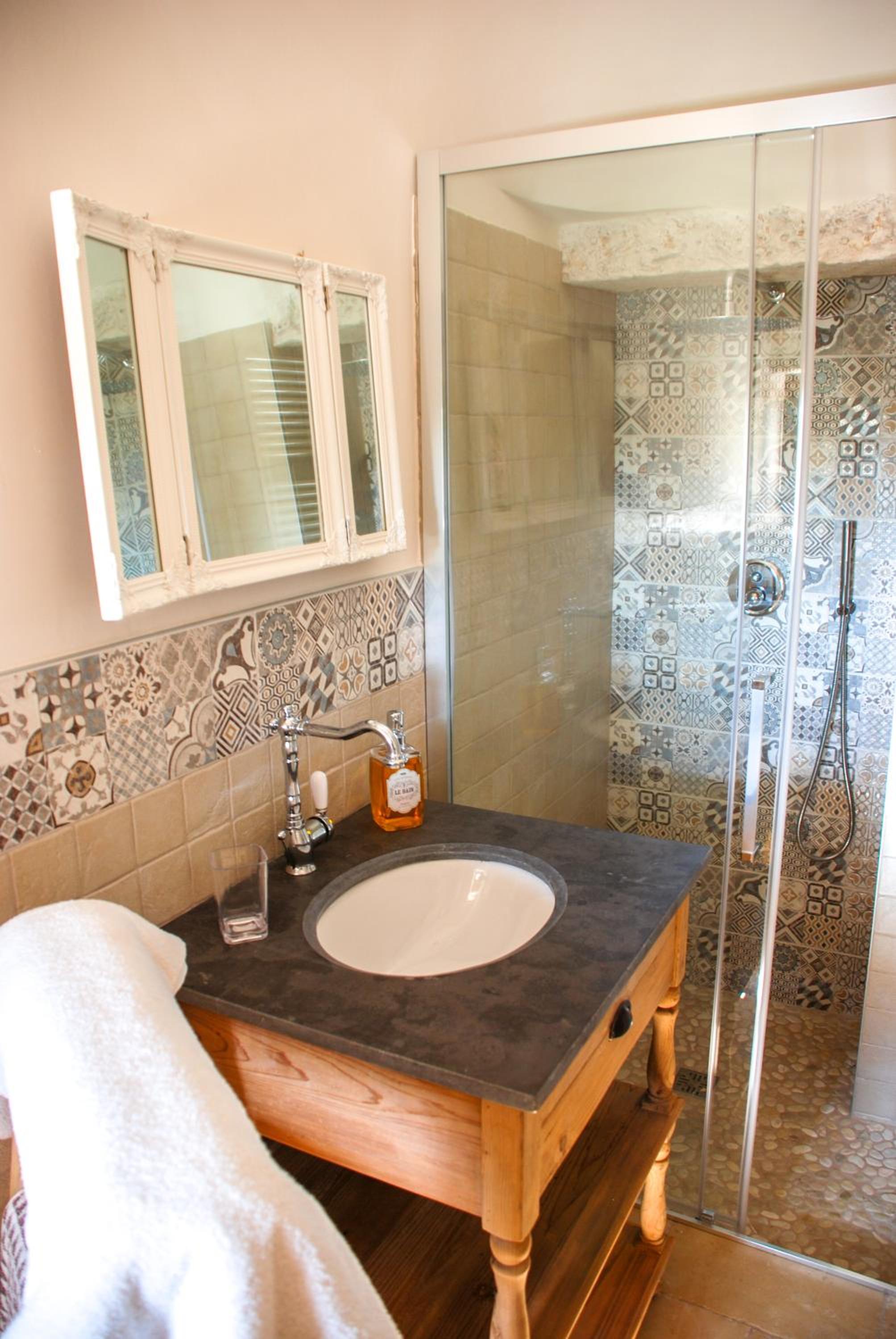 Large Double or Twin Room - Photo 1
