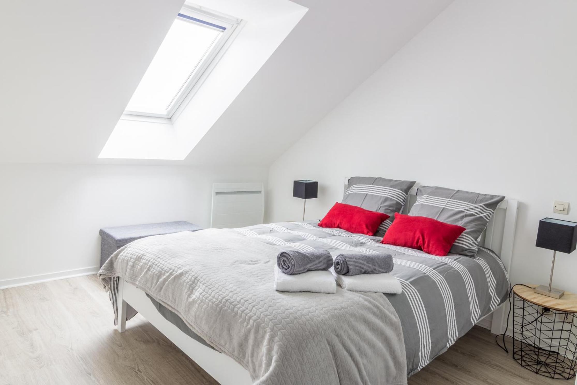 One-Bedroom Apartment - Photo 1