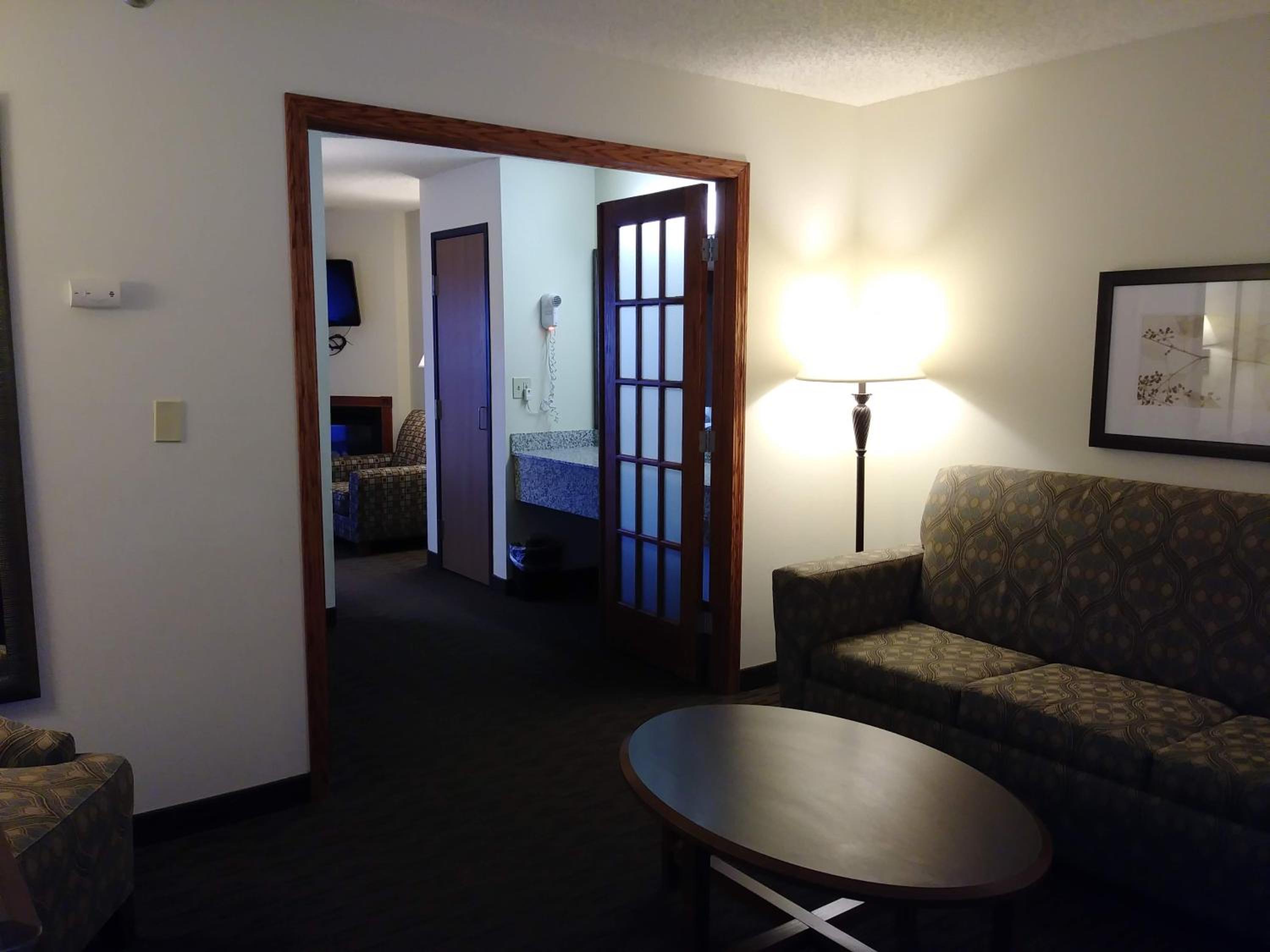 Superior King Suite - Non-Smoking - Photo 1