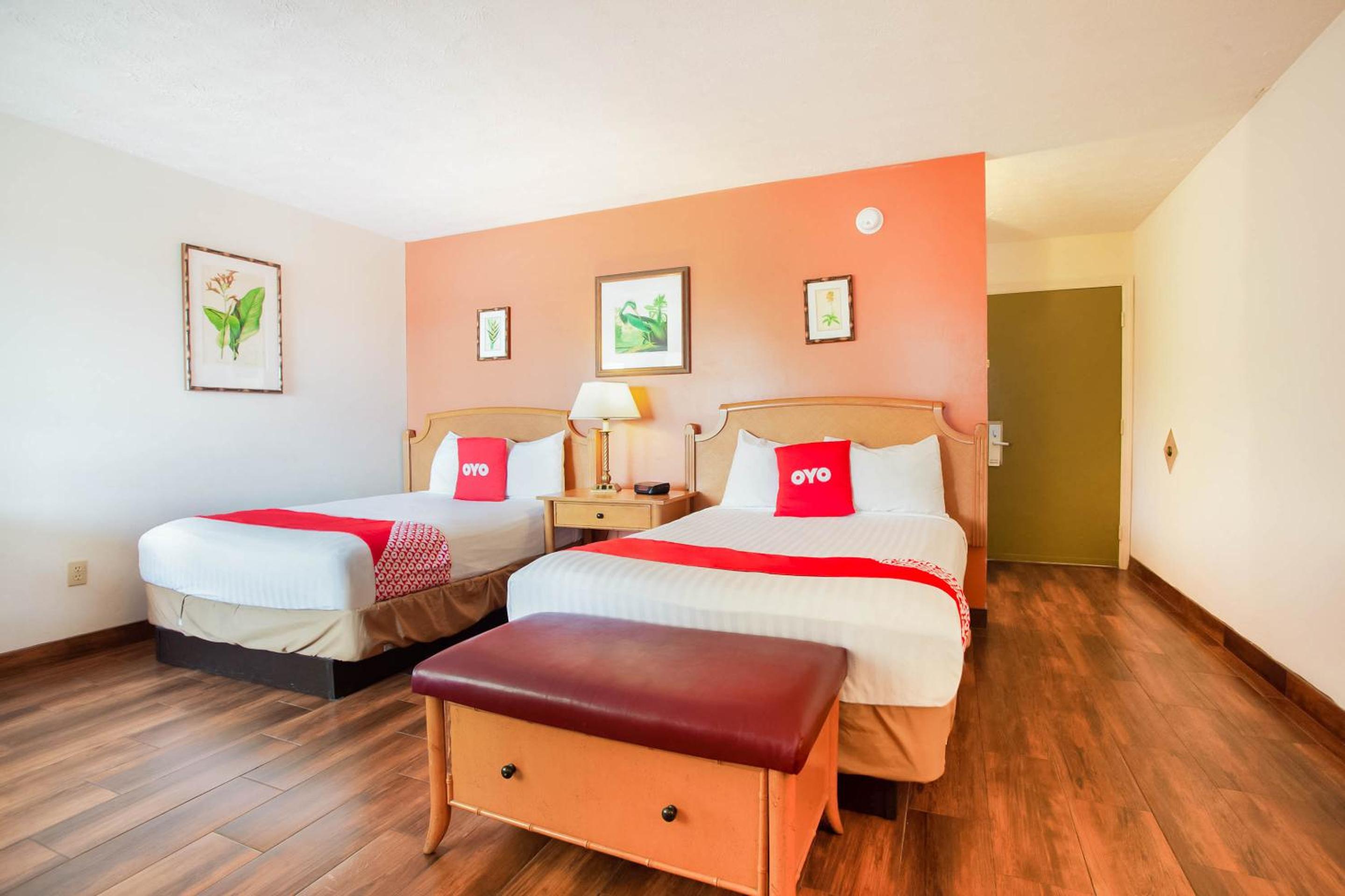Premium 2 Queen Bed - Photo 3