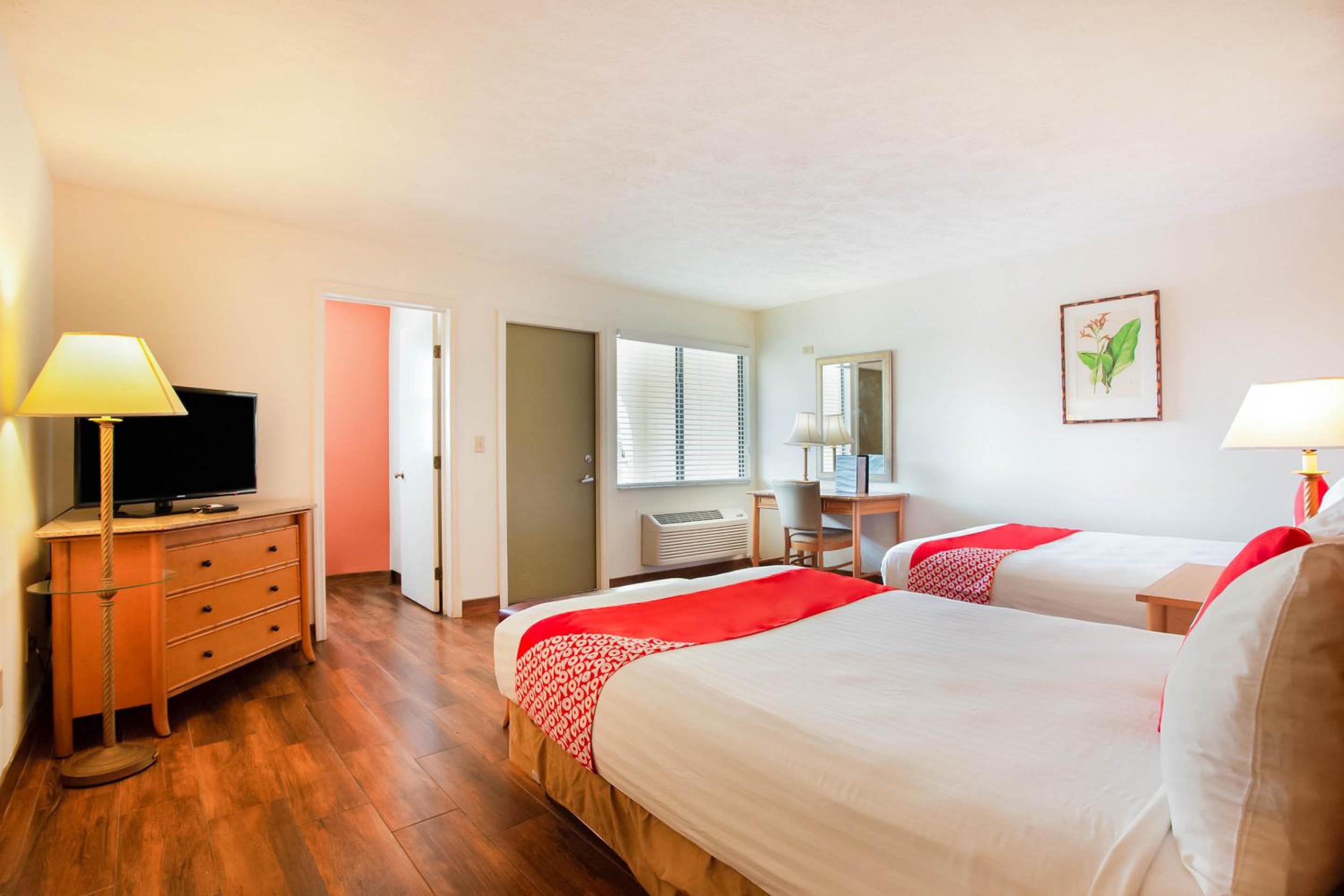 Premium 2 Queen Bed - Photo 4