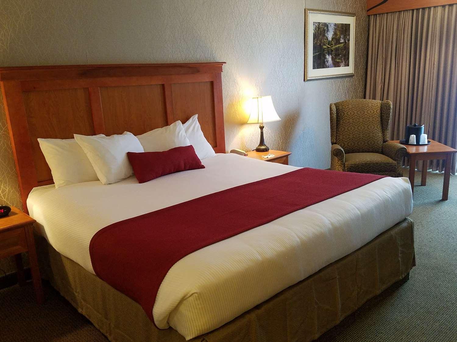 King Room with Balcony and River View - Non-Smoking - Photo 4