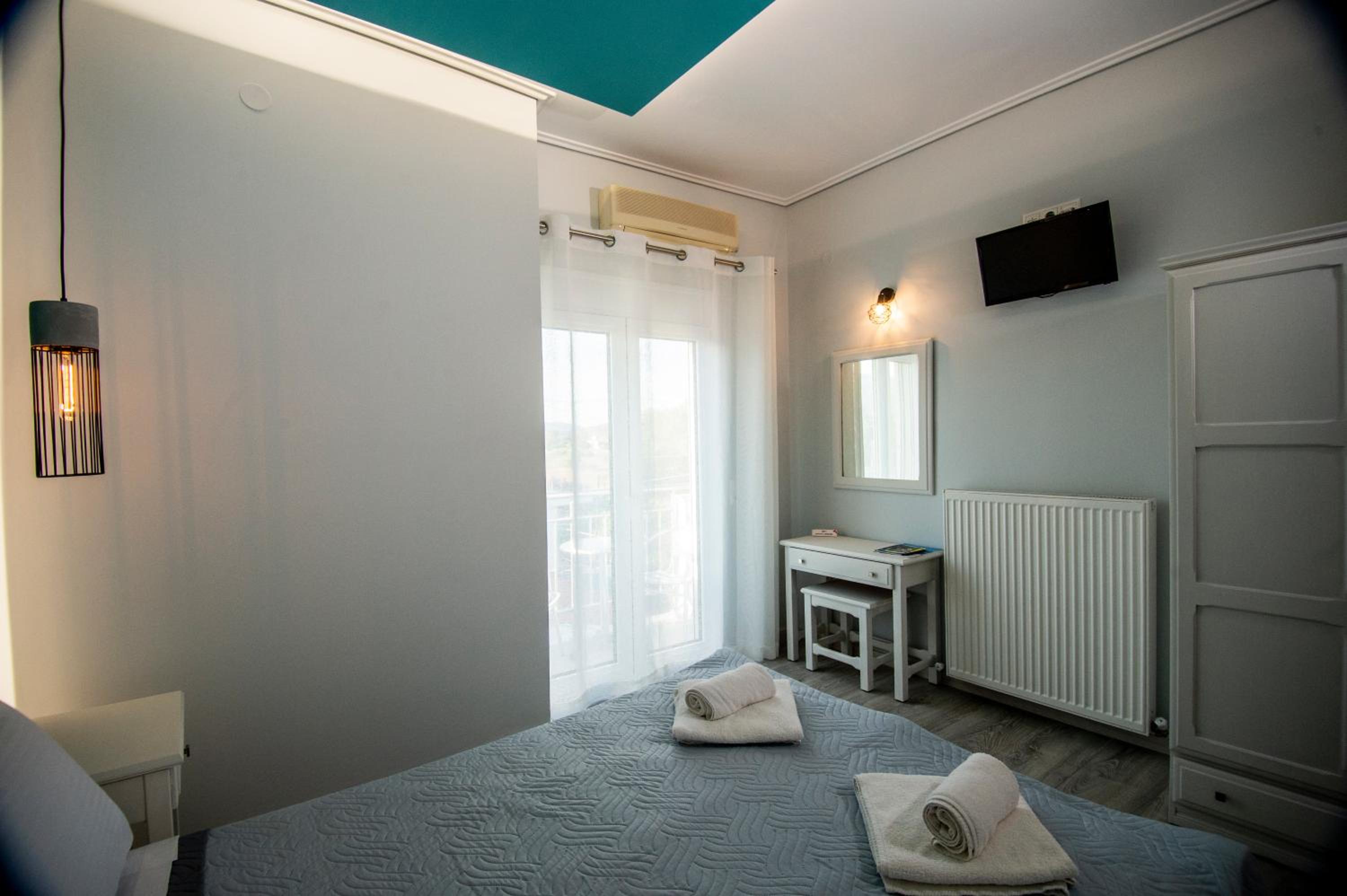 Studio (2 Adults) - Photo 25