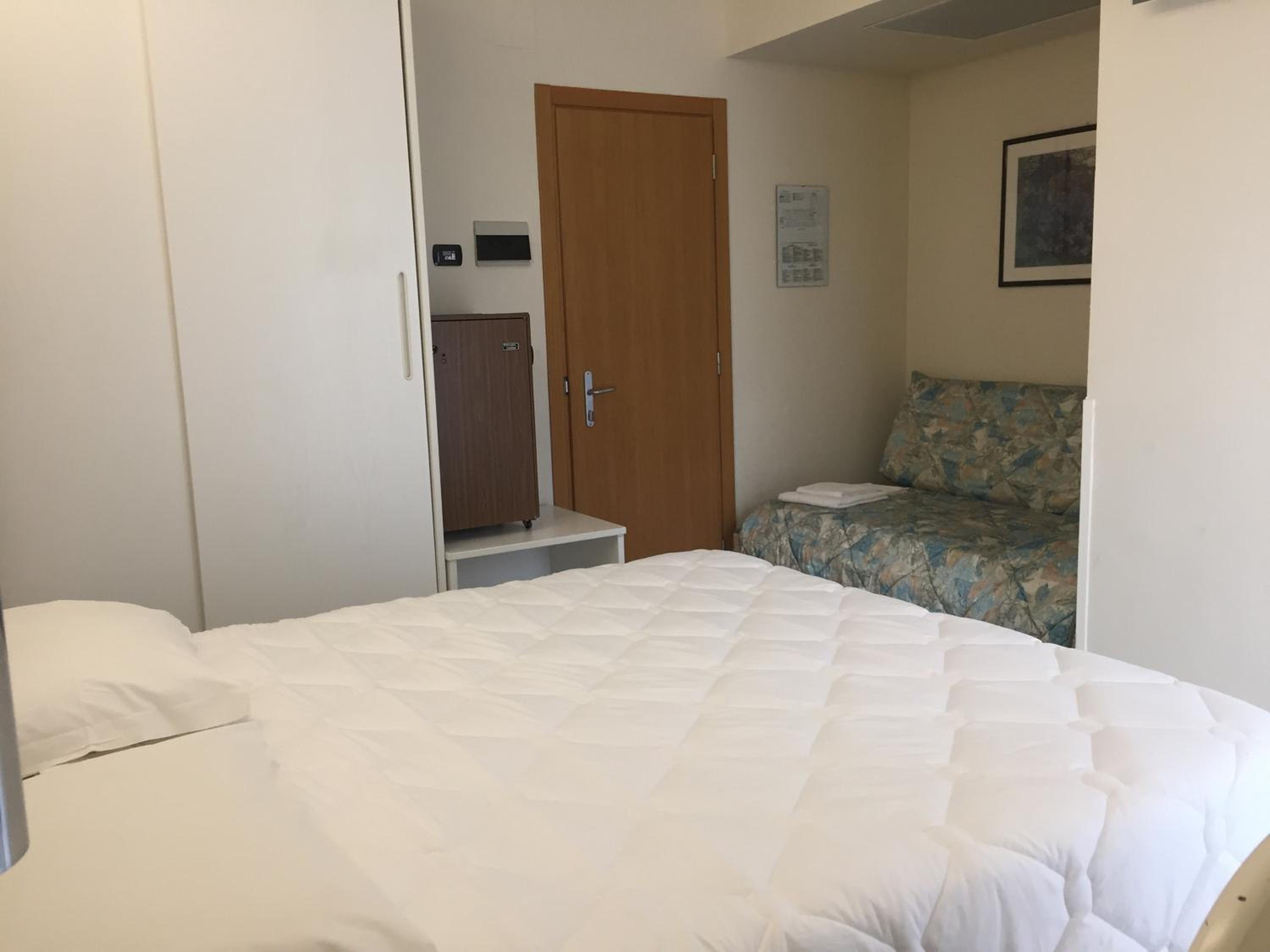 Standard Triple Room - Photo 3