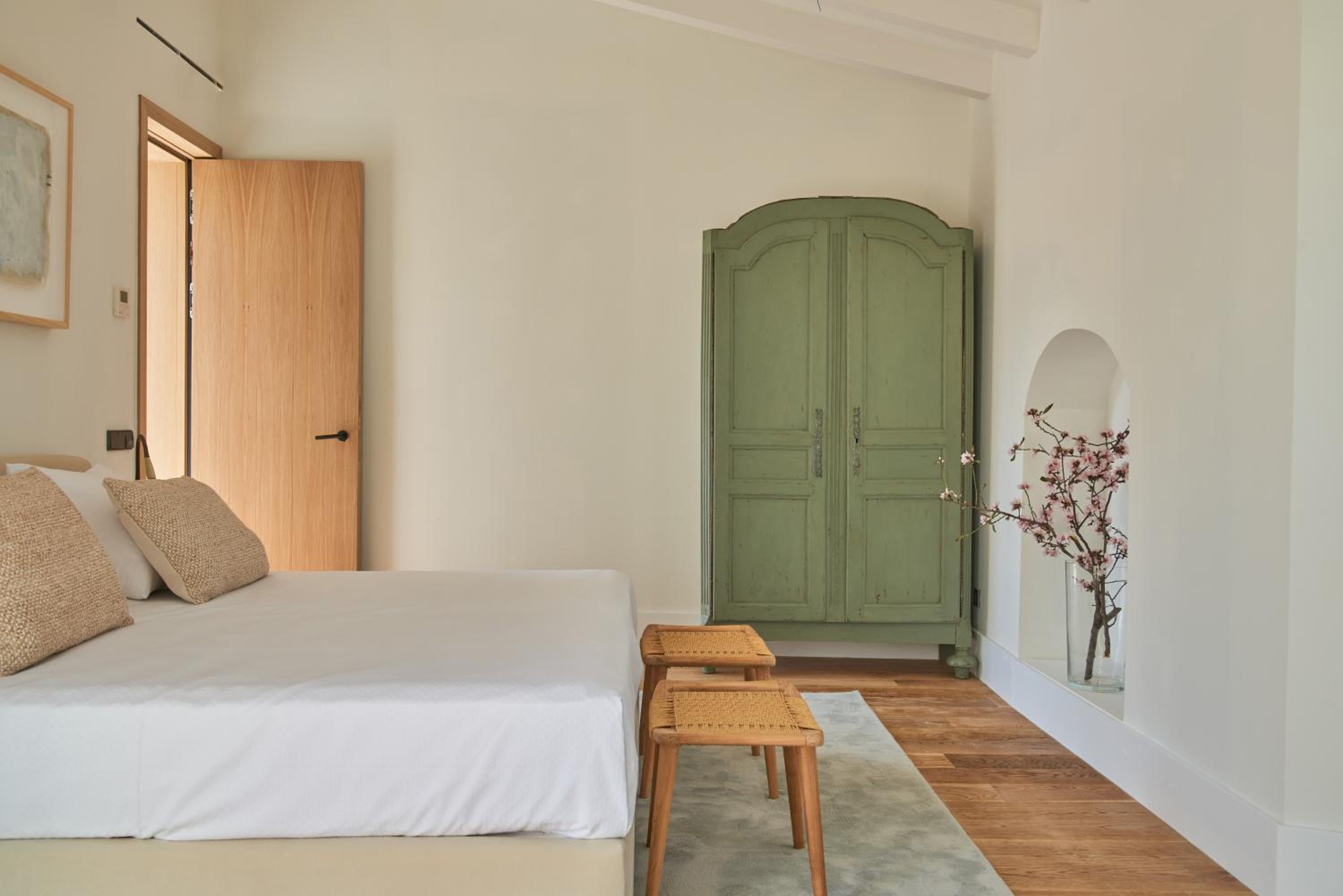 Deluxe Double or Twin Room - Photo 7