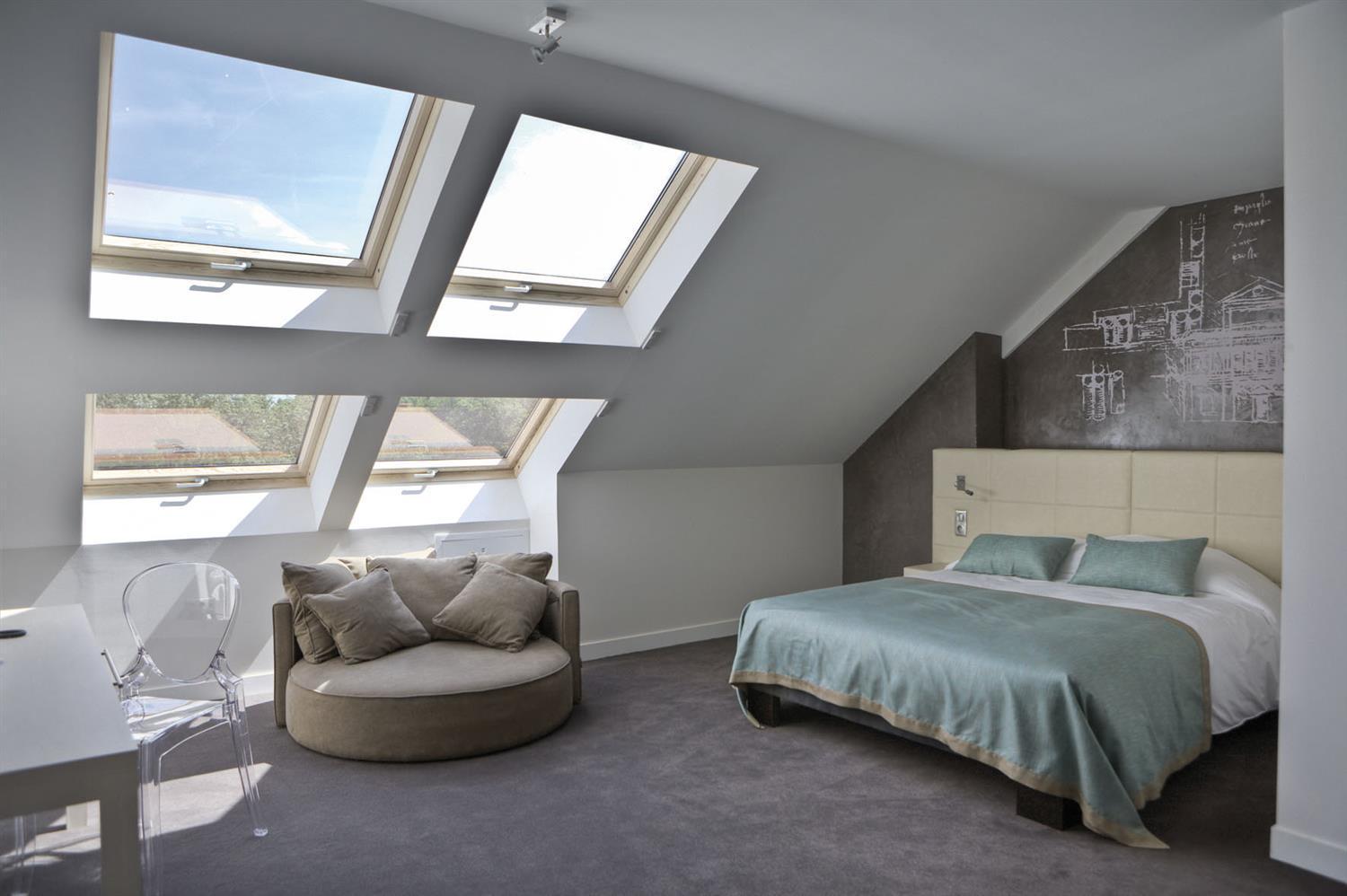 Junior Suite with 1 King and 2 Single Beds and River Side - Photo 5
