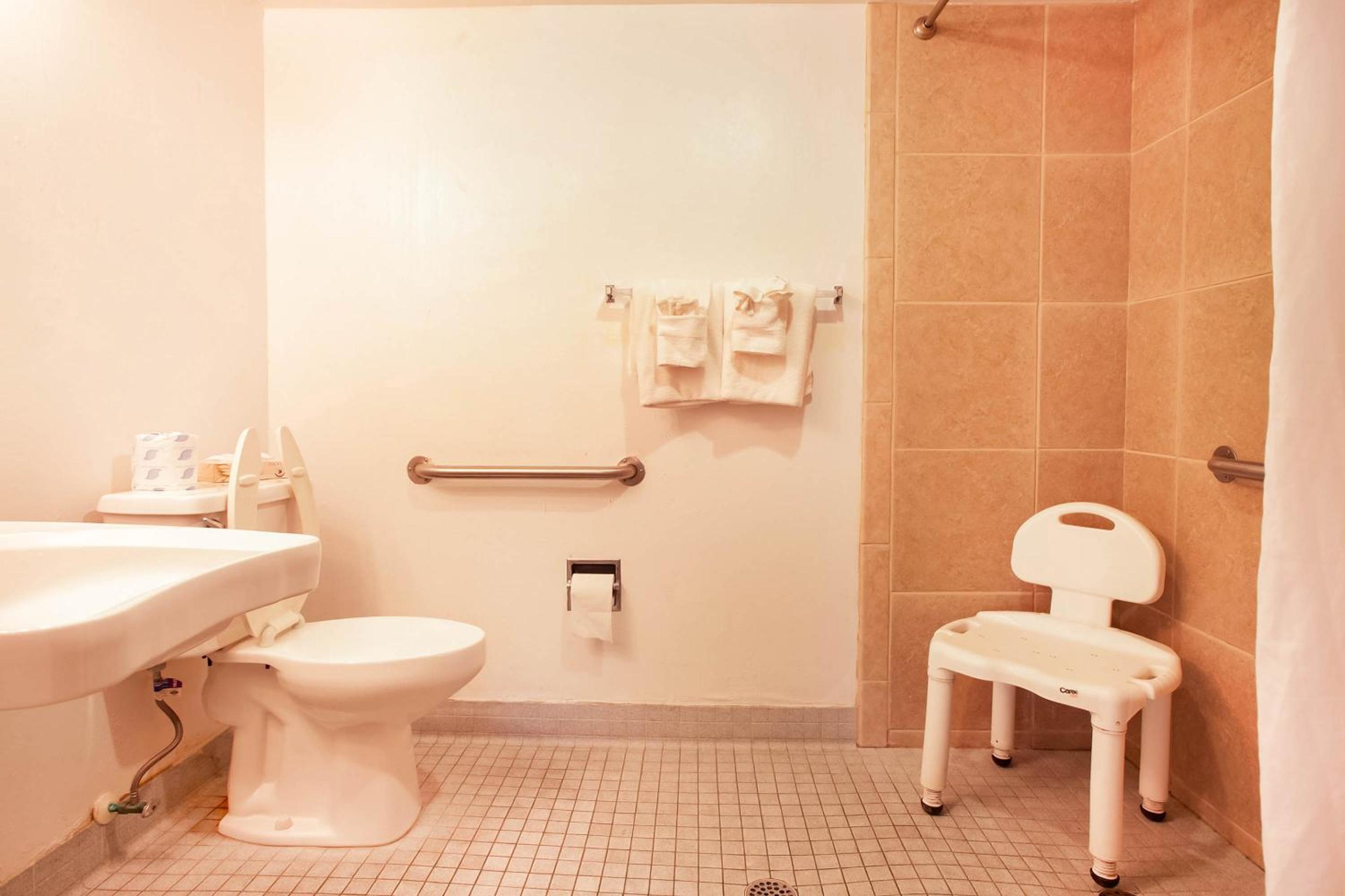 King Room - Disability Access - Photo 2