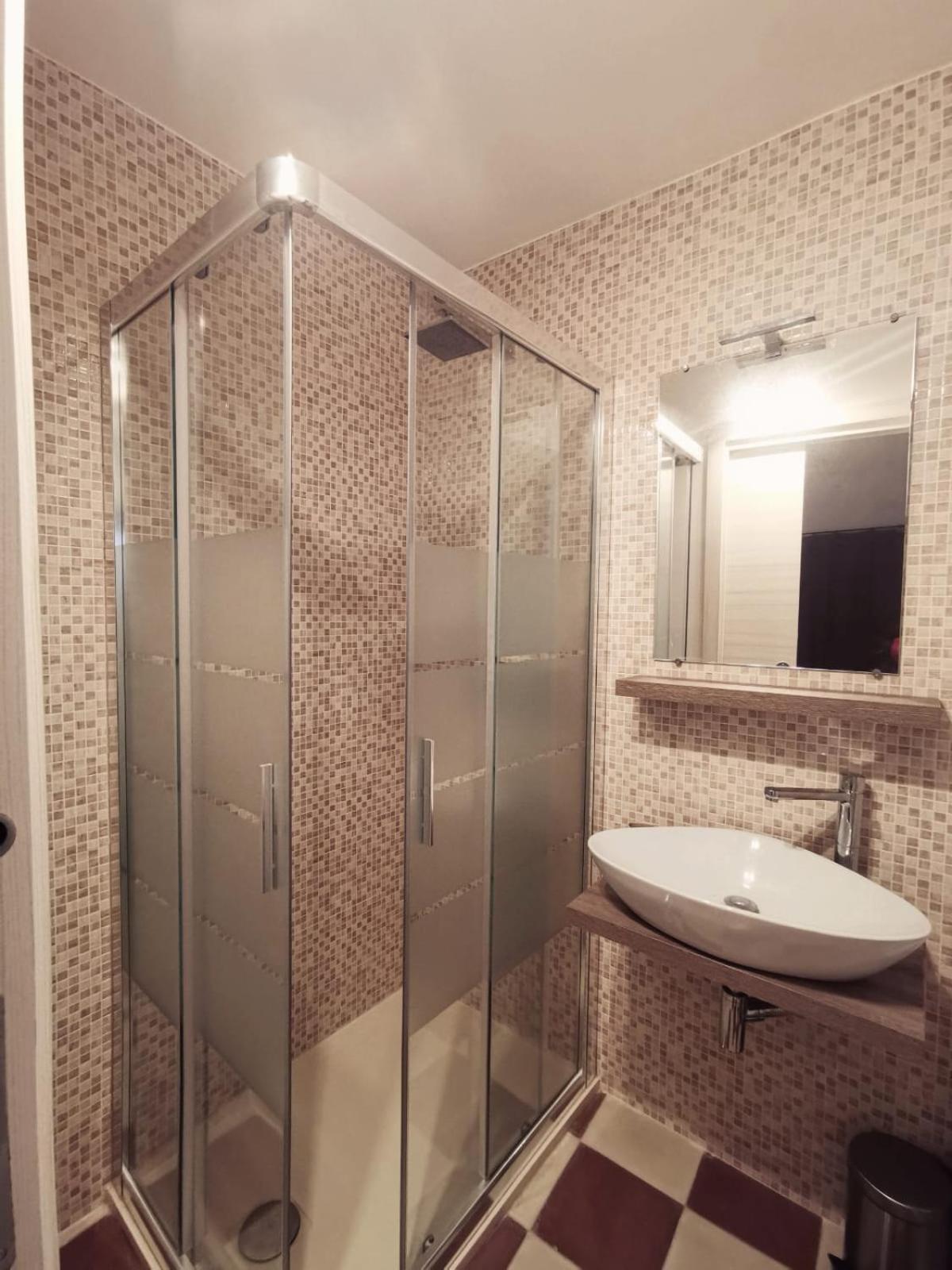 Double Room with Terrace - Photo 5